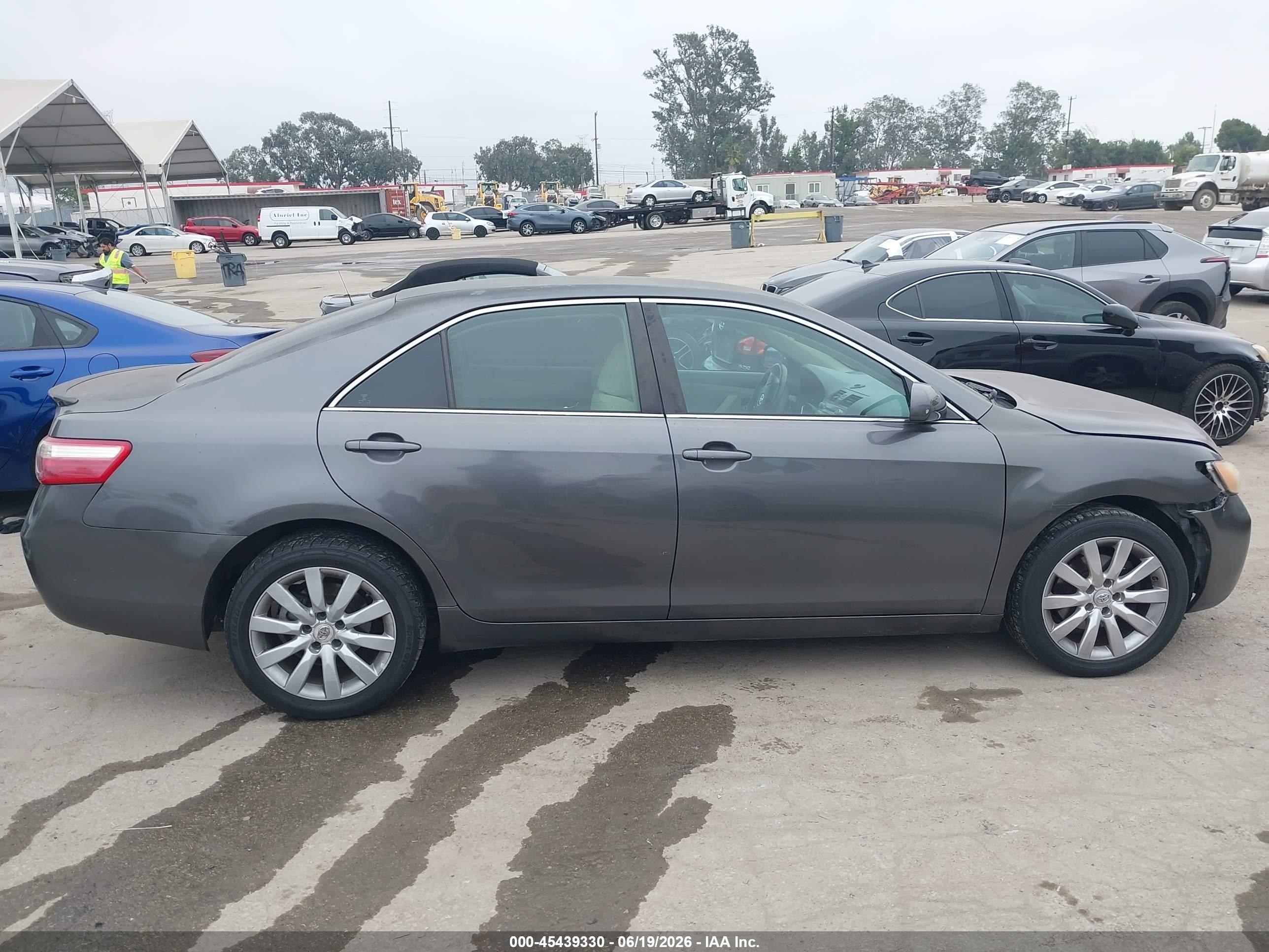 2007 Toyota Camry Le Gray vin: 4T1BE46K87U050282