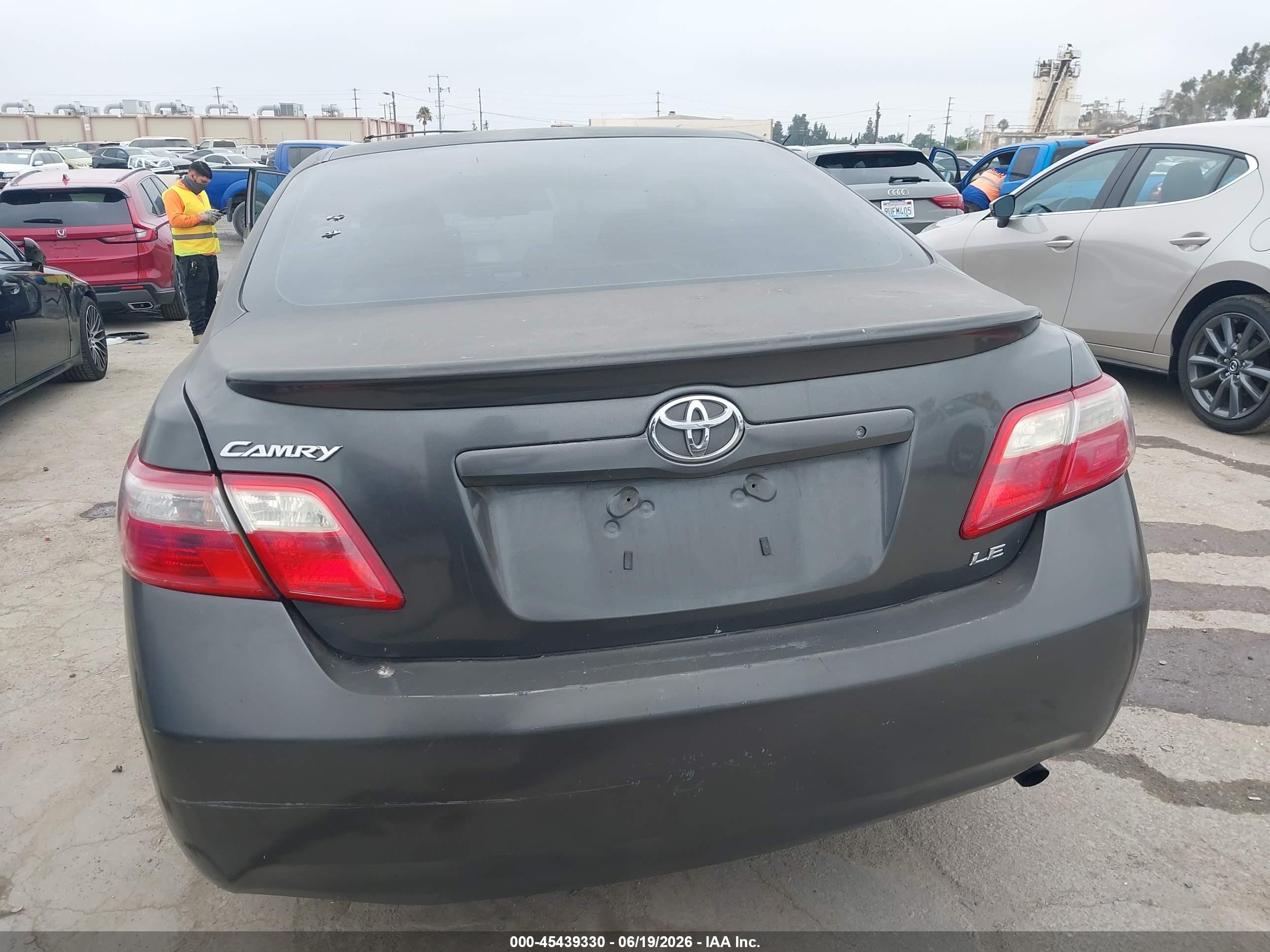 2007 Toyota Camry Le Gray vin: 4T1BE46K87U050282