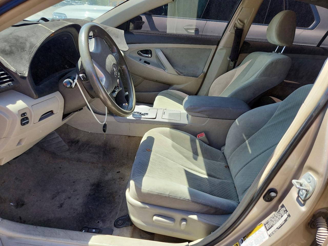 2007 Toyota Camry Le Gold vin: 4T1BE46K87U075182
