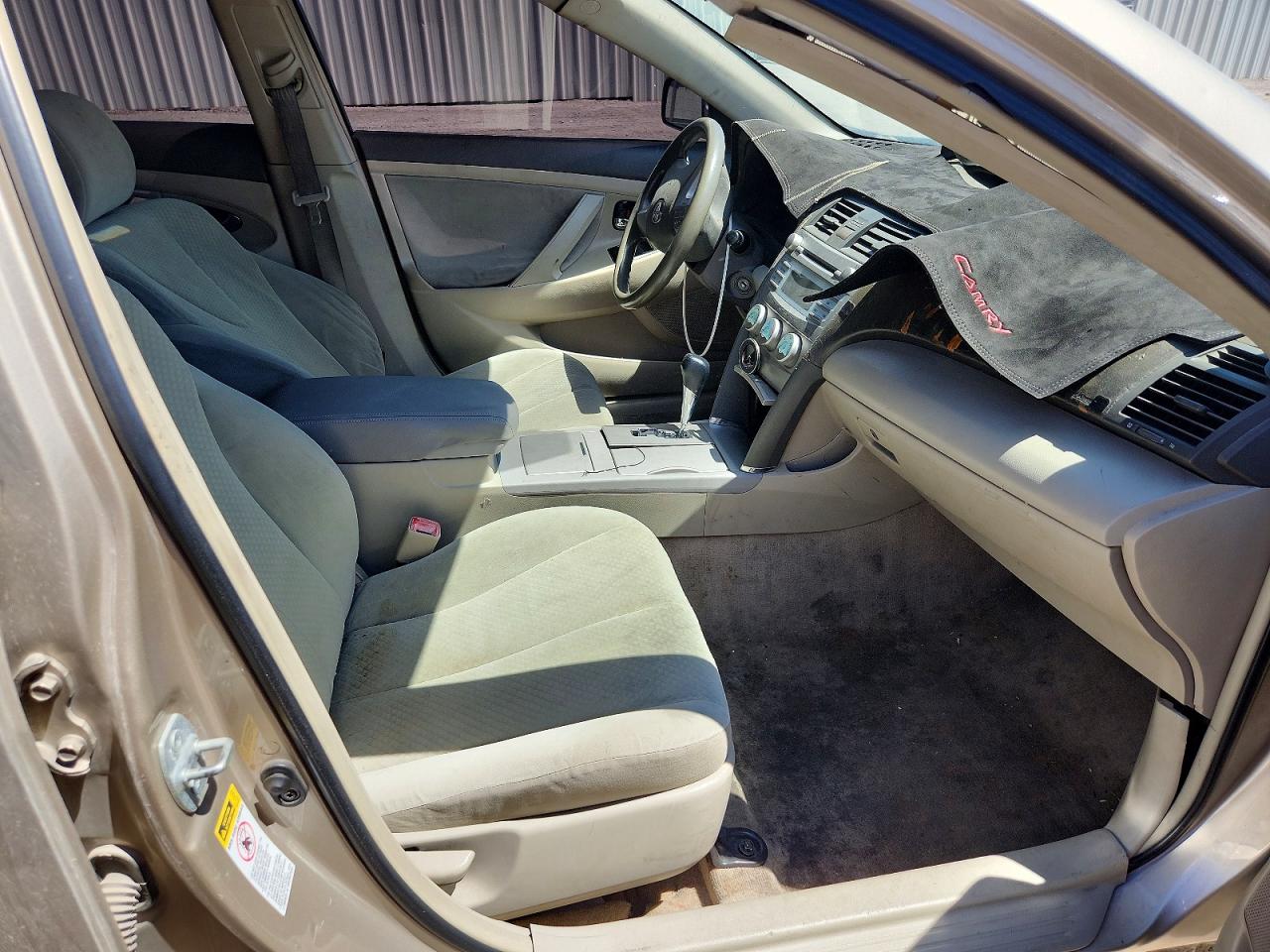 2007 Toyota Camry Le Gold vin: 4T1BE46K87U075182