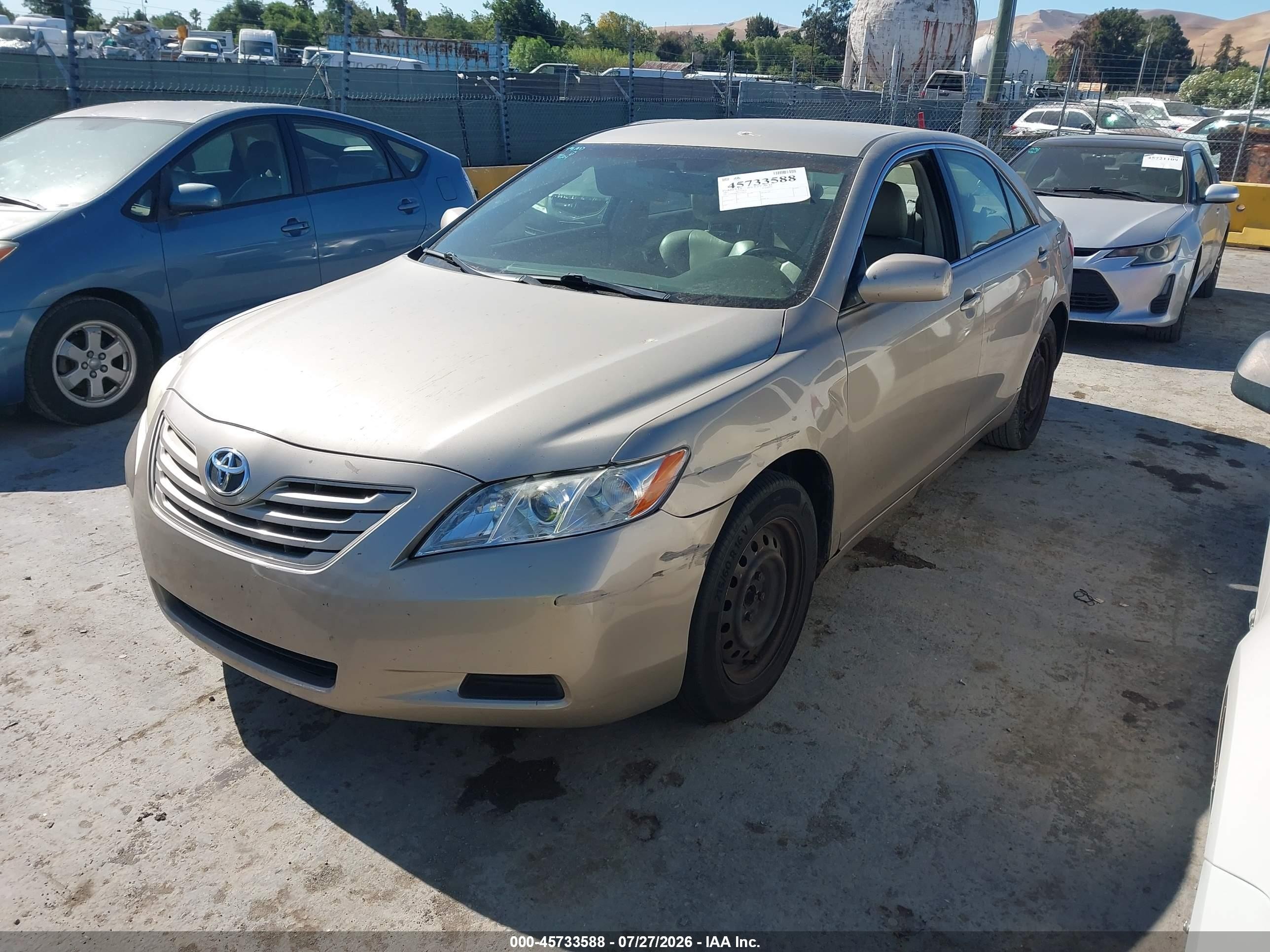 2007 Toyota Camry Le Gold vin: 4T1BE46K87U076476