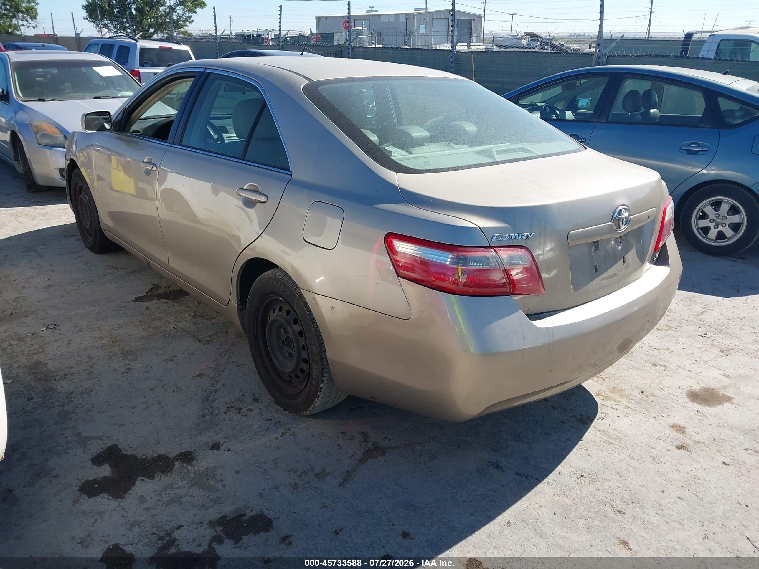 2007 Toyota Camry Le Gold vin: 4T1BE46K87U076476