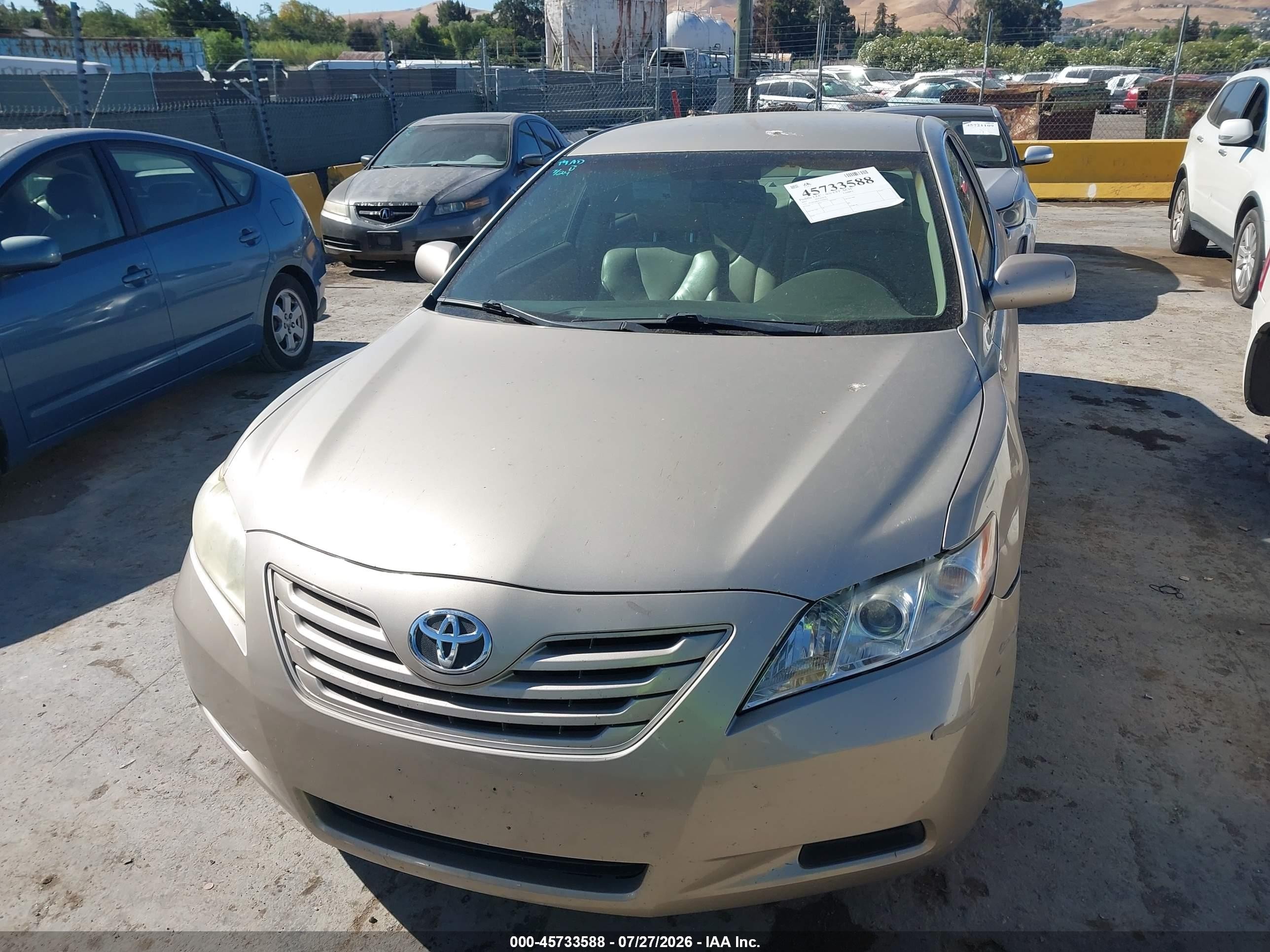 2007 Toyota Camry Le Gold vin: 4T1BE46K87U076476