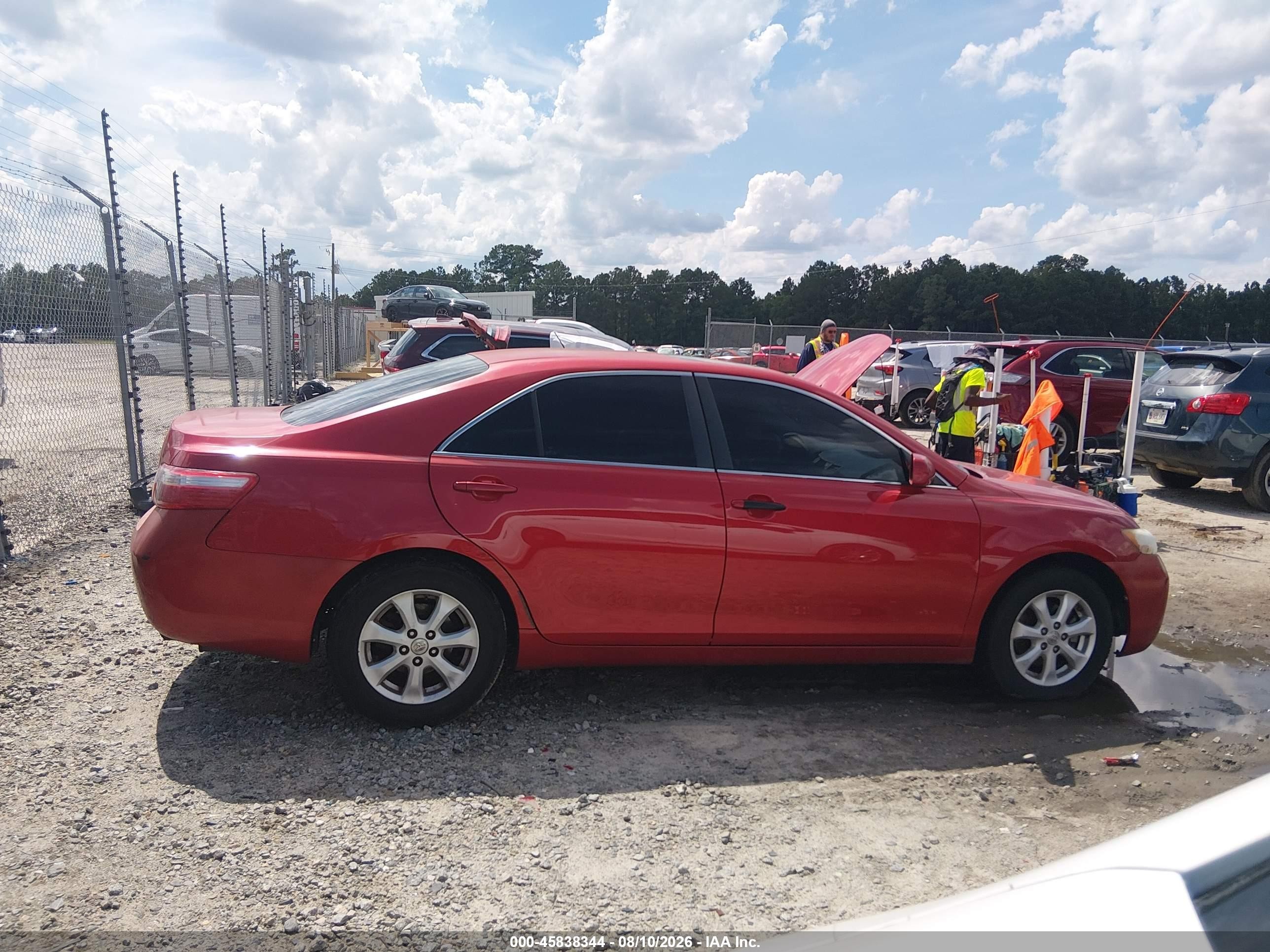 2007 Toyota Camry Le Red vin: 4T1BE46K87U094380