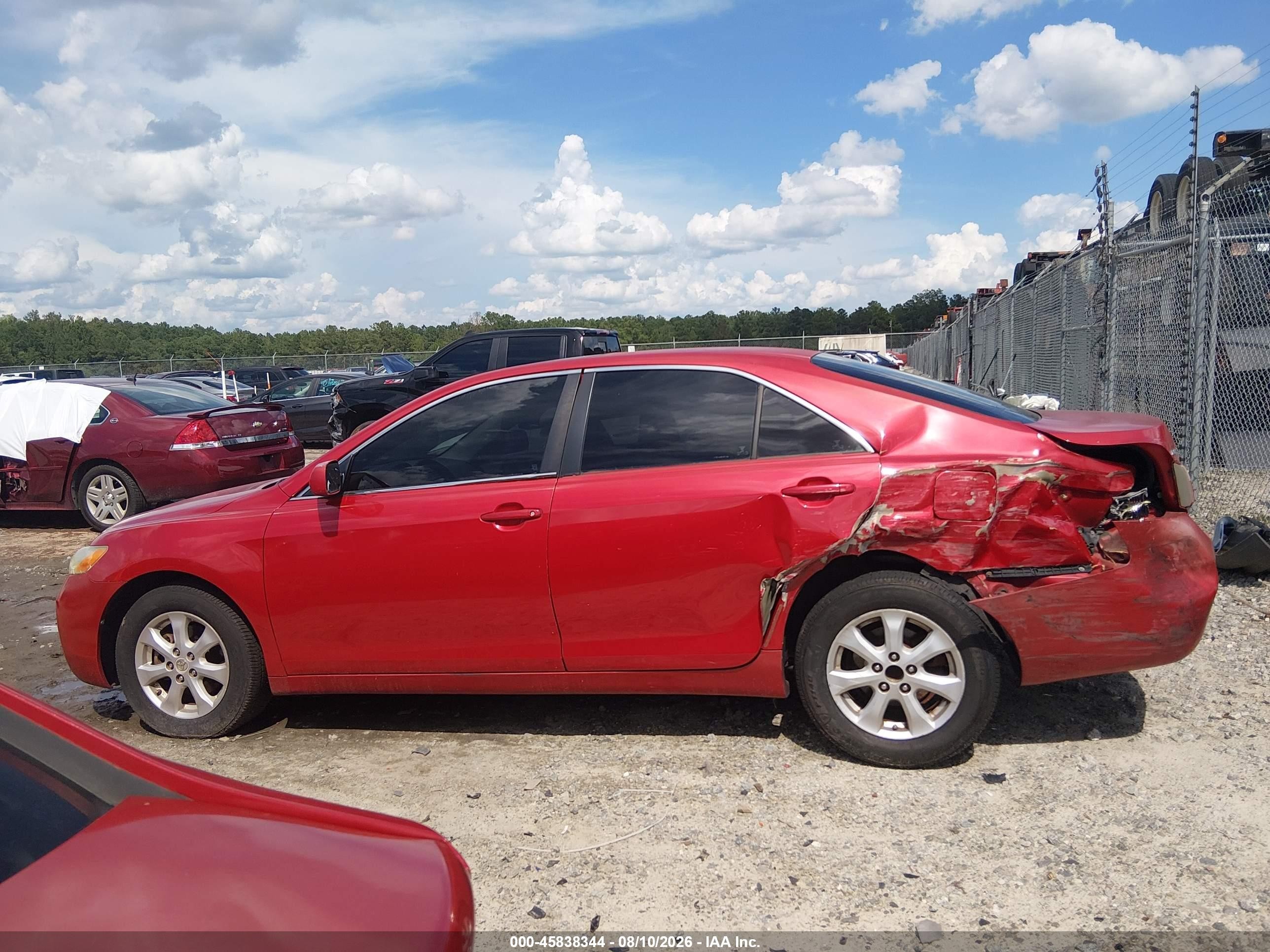 2007 Toyota Camry Le Red vin: 4T1BE46K87U094380