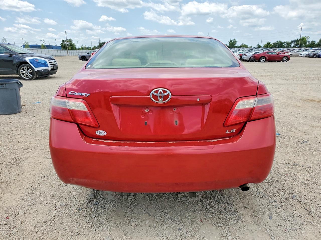 2007 Toyota Camry Le Red vin: 4T1BE46K87U096579