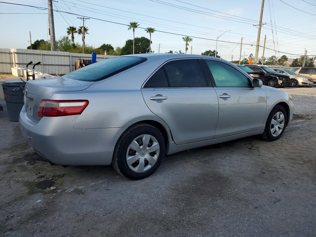 2007 Toyota Camry Le Silver vin: 4T1BE46K87U187609