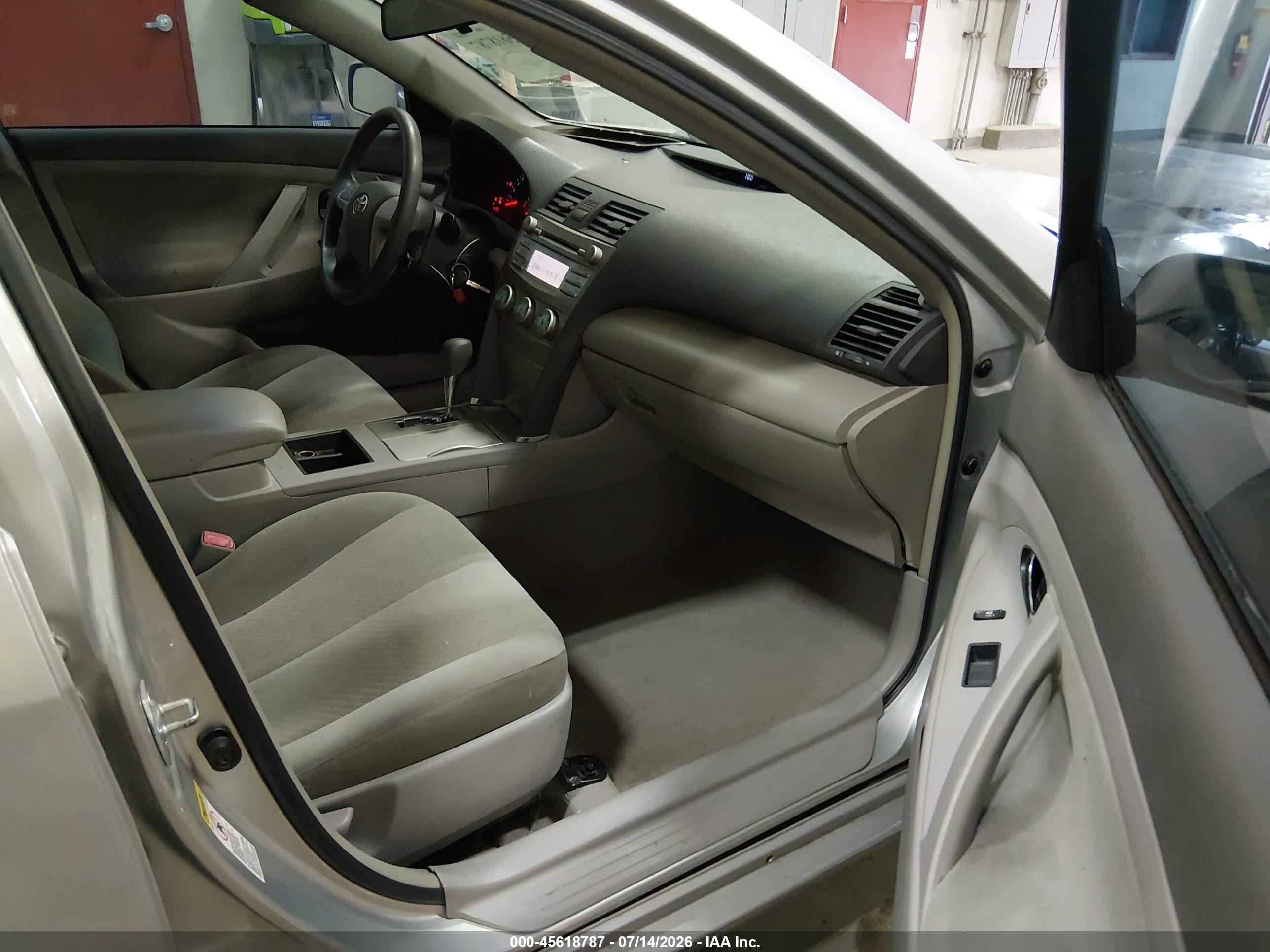 2007 Toyota Camry Le Серебряный vin: 4T1BE46K87U546537