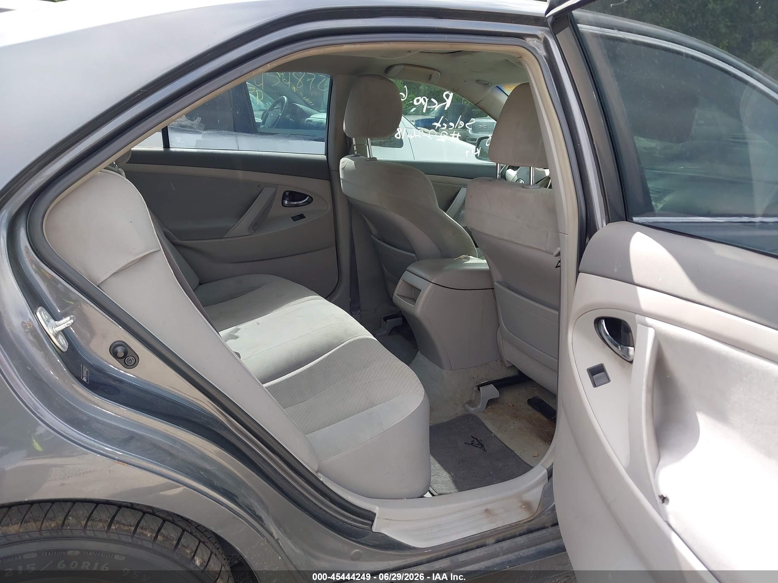 2008 Toyota Camry Le Серый vin: 4T1BE46K88U222618