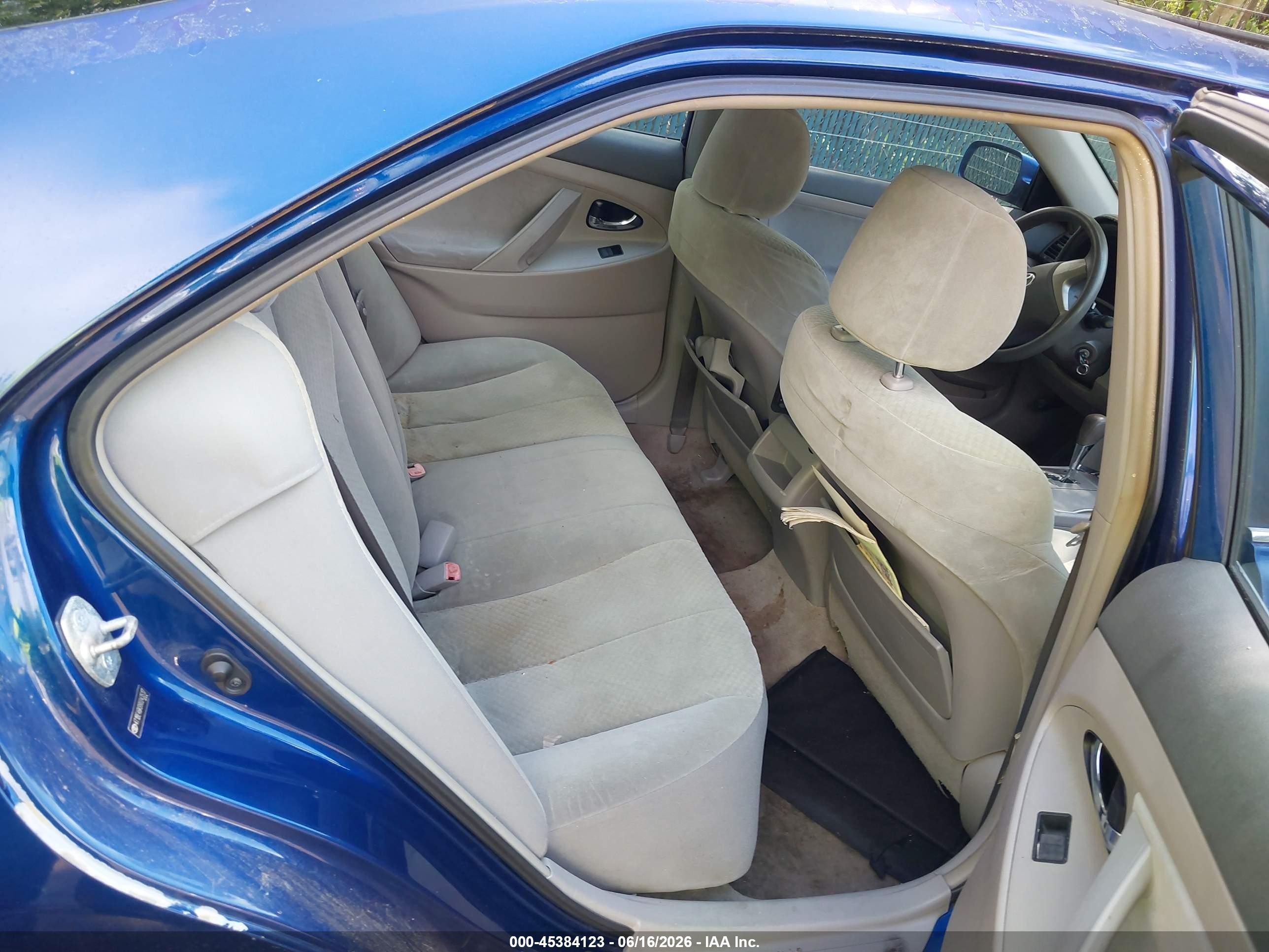 2008 Toyota Camry Le Blue vin: 4T1BE46K88U243517