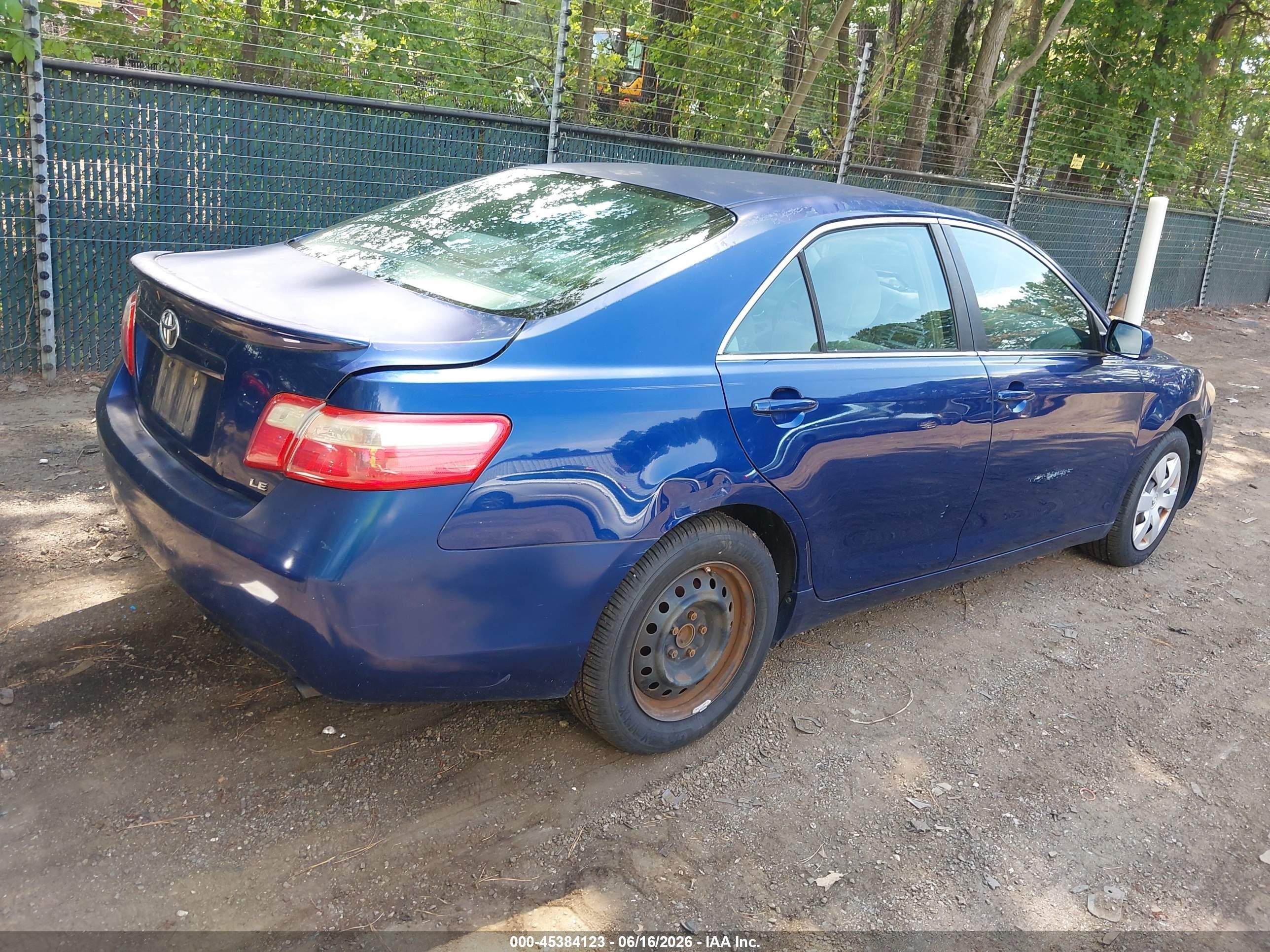 2008 Toyota Camry Le Blue vin: 4T1BE46K88U243517