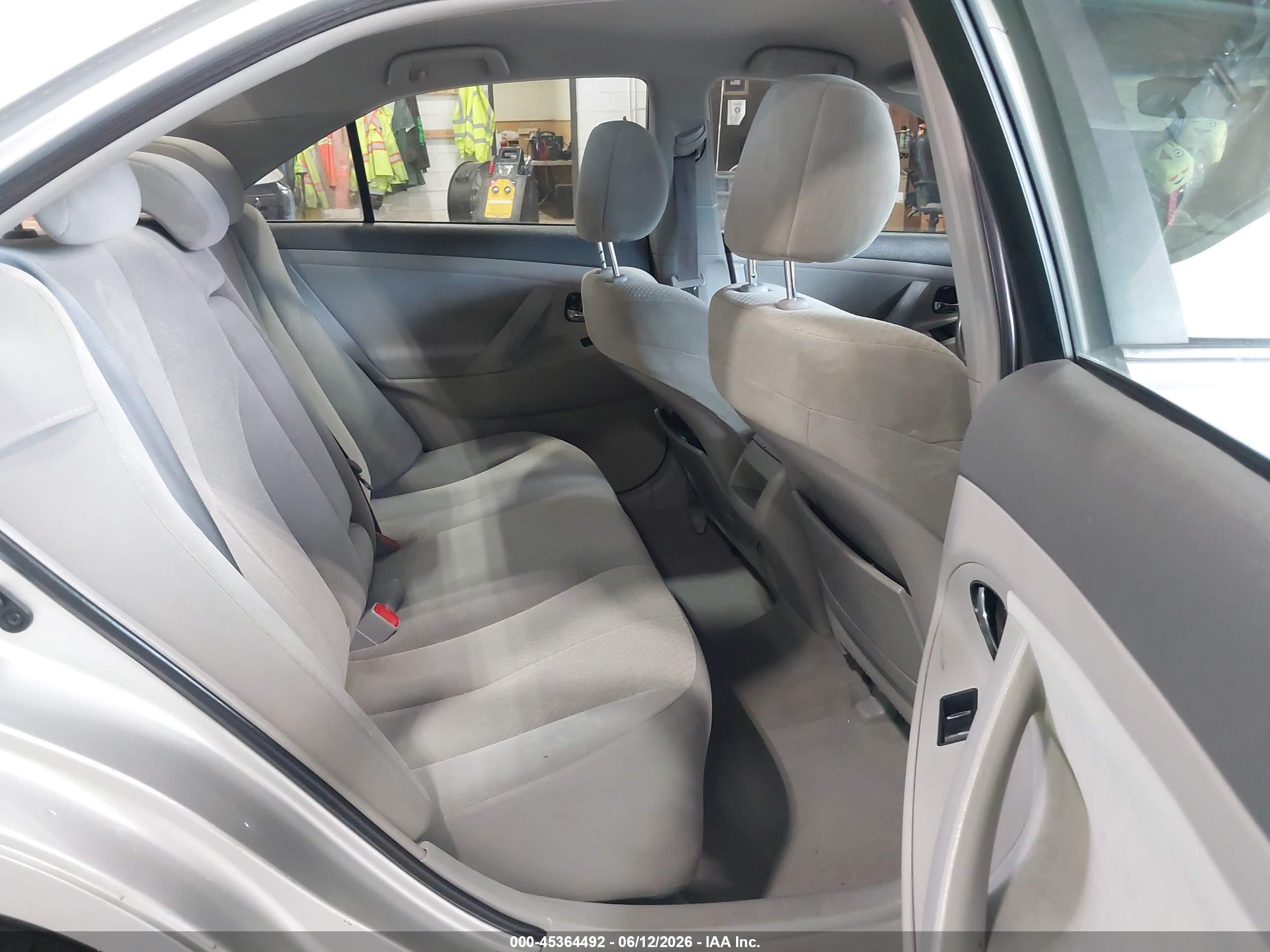2008 Toyota Camry   Silver vin: 4T1BE46K88U753673