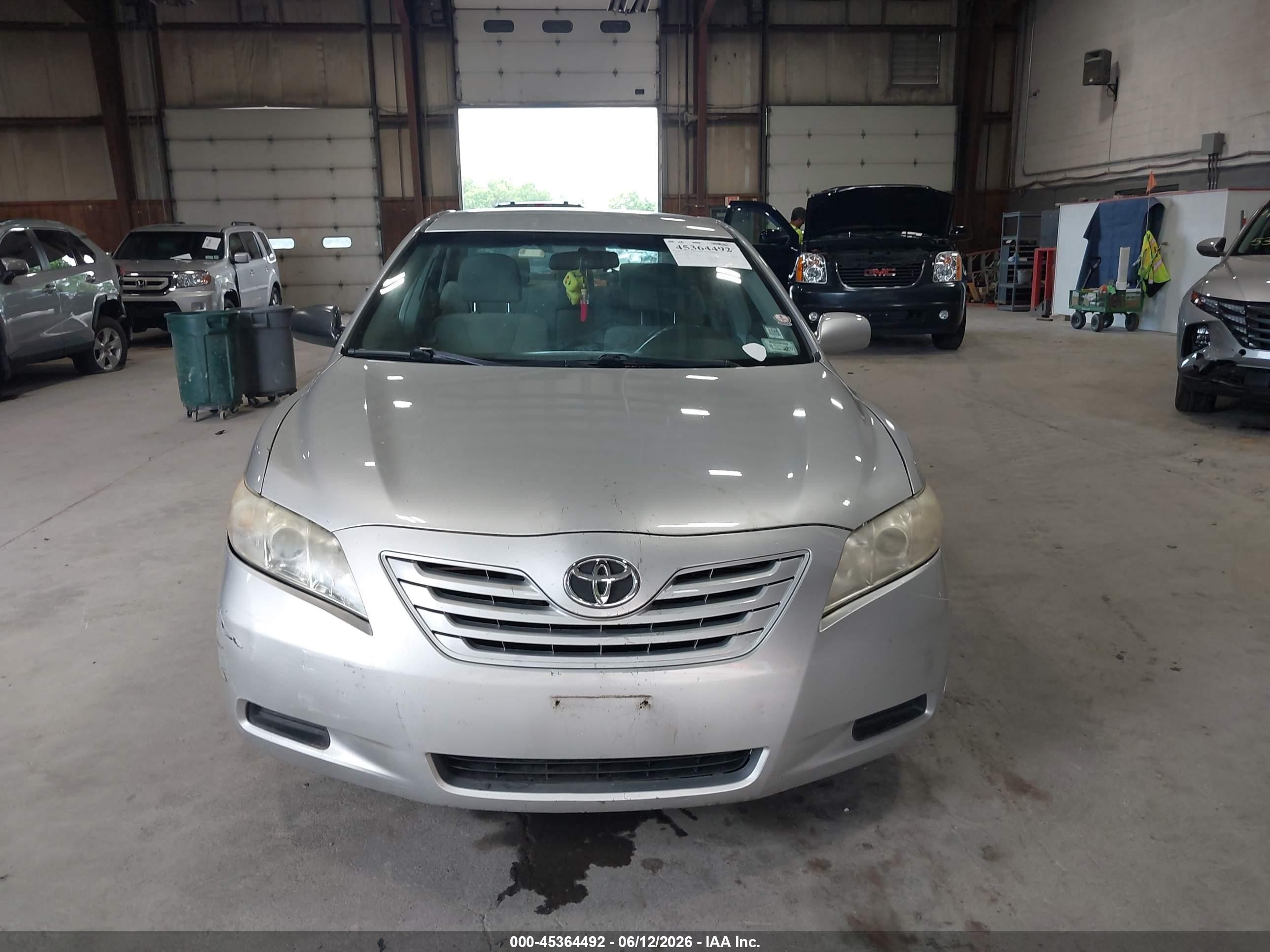 2008 Toyota Camry   Silver vin: 4T1BE46K88U753673