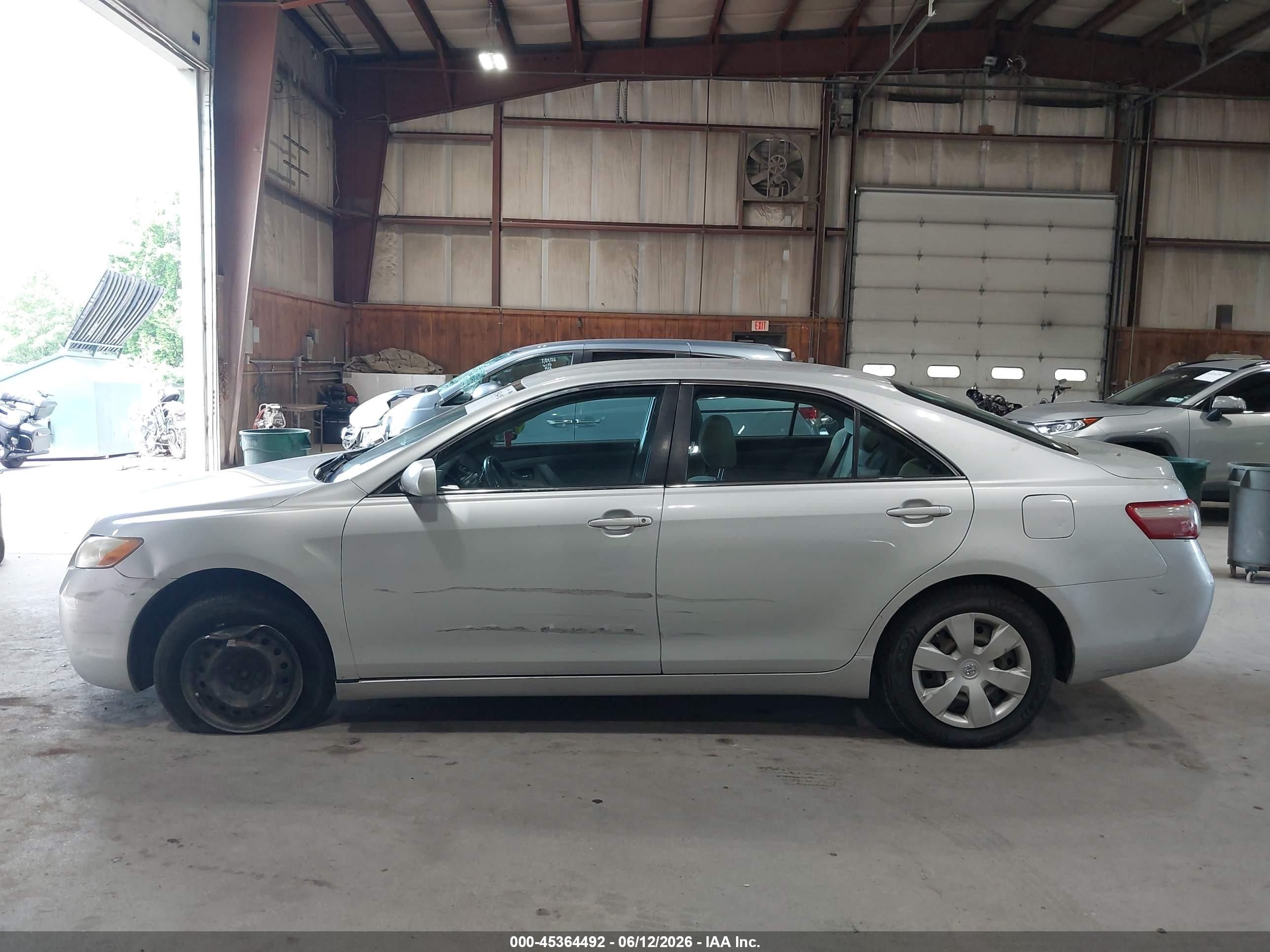 2008 Toyota Camry   Silver vin: 4T1BE46K88U753673