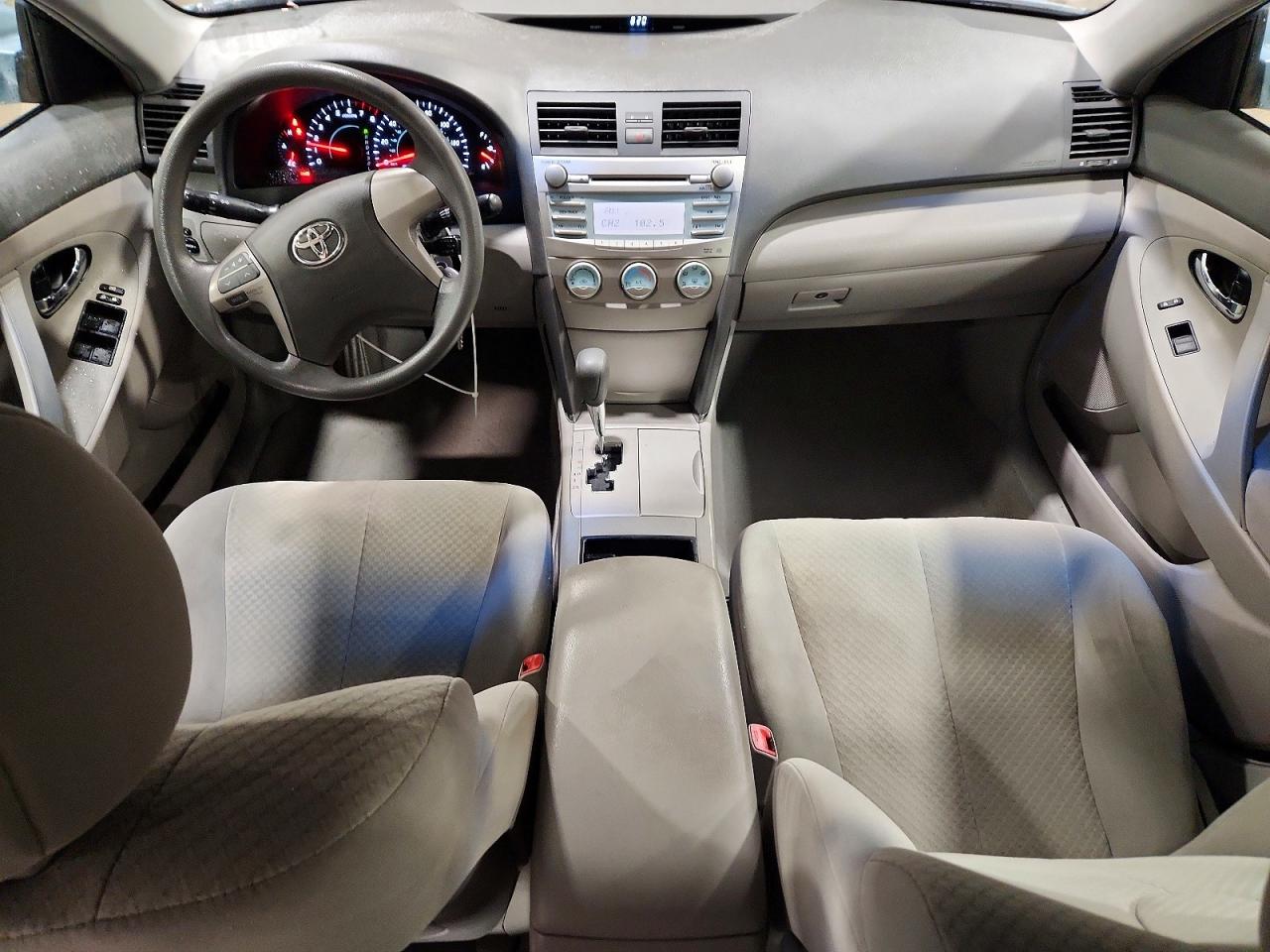 2008 Toyota Camry Le Blue vin: 4T1BE46K88U768013