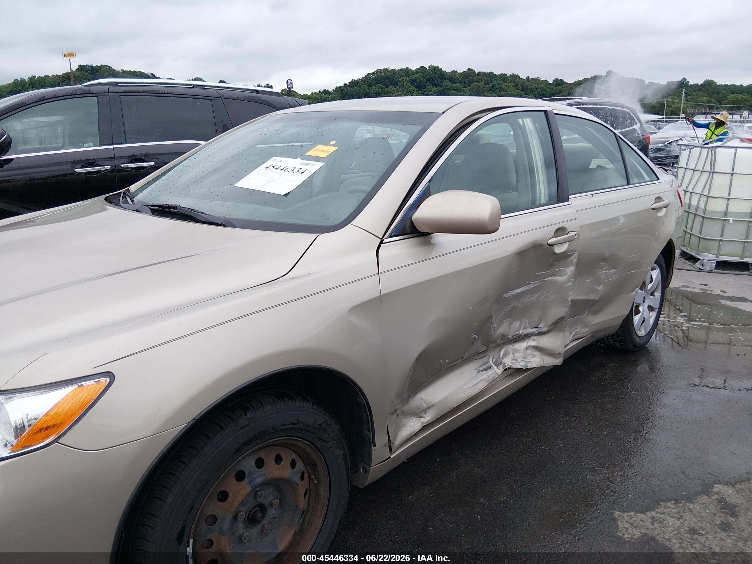 2008 Toyota Camry Le Золотой vin: 4T1BE46K88U775303