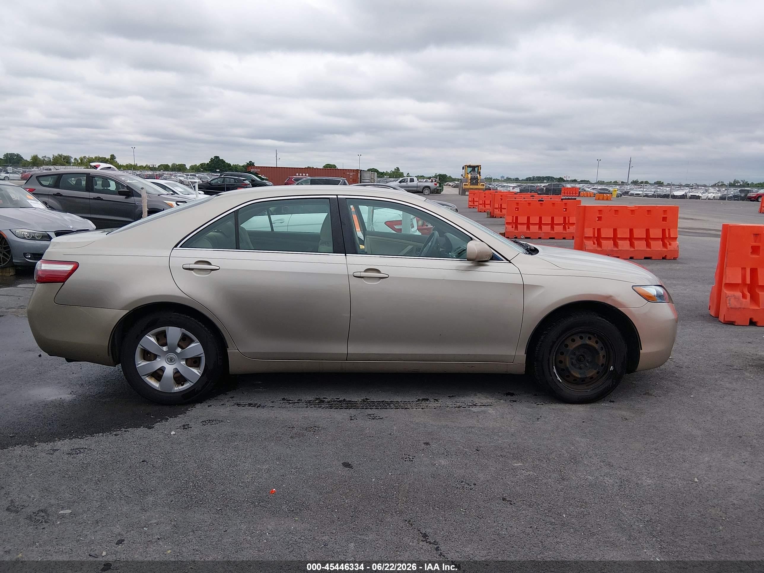 2008 Toyota Camry Le Золотой vin: 4T1BE46K88U775303