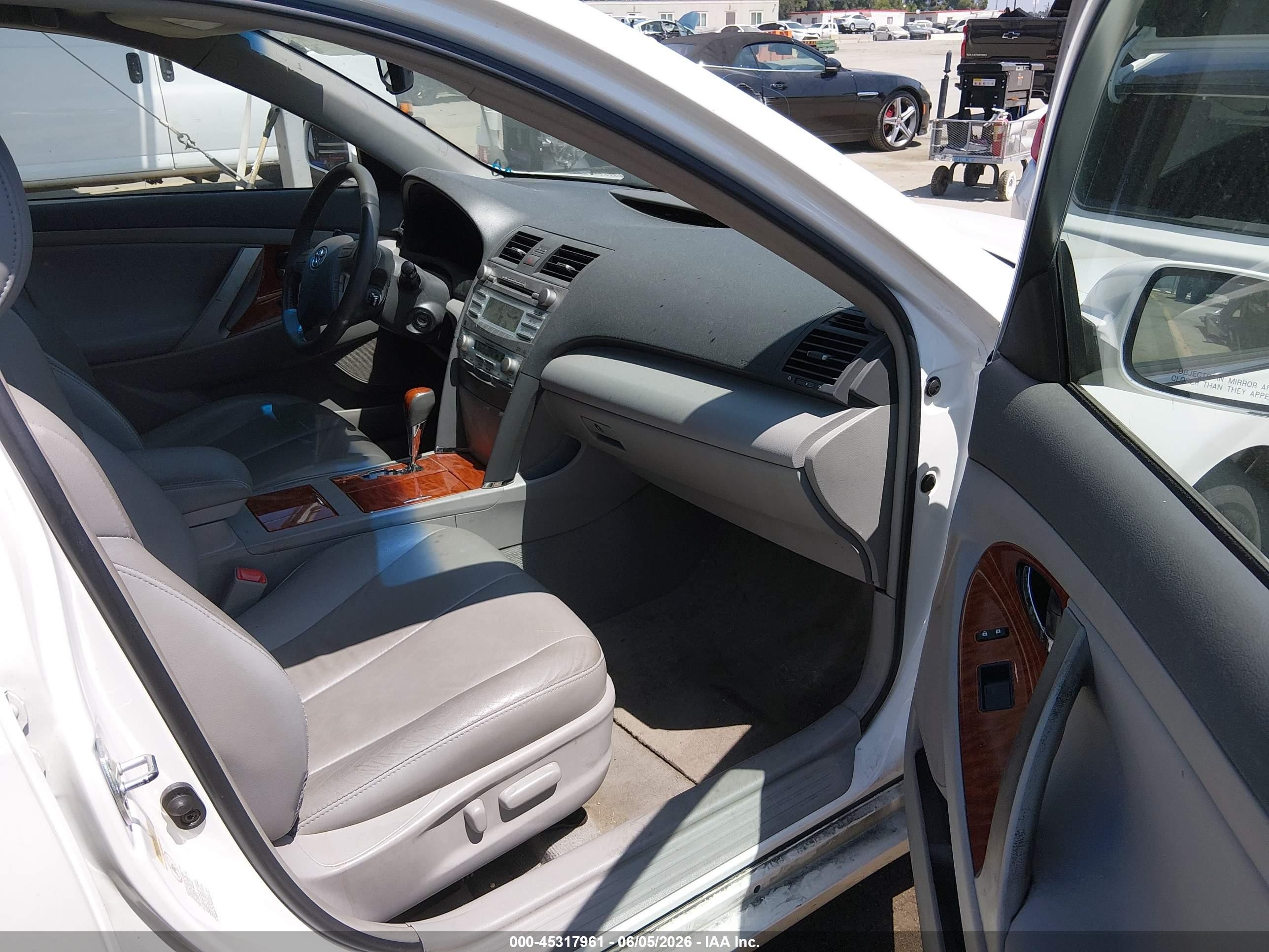 2008 Toyota Camry Xle White vin: 4T1BE46K88U788150