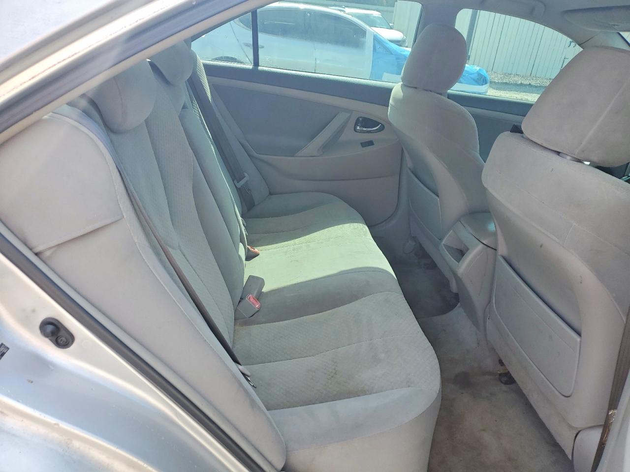 2009 Toyota Camry Le Silver vin: 4T1BE46K89U299975