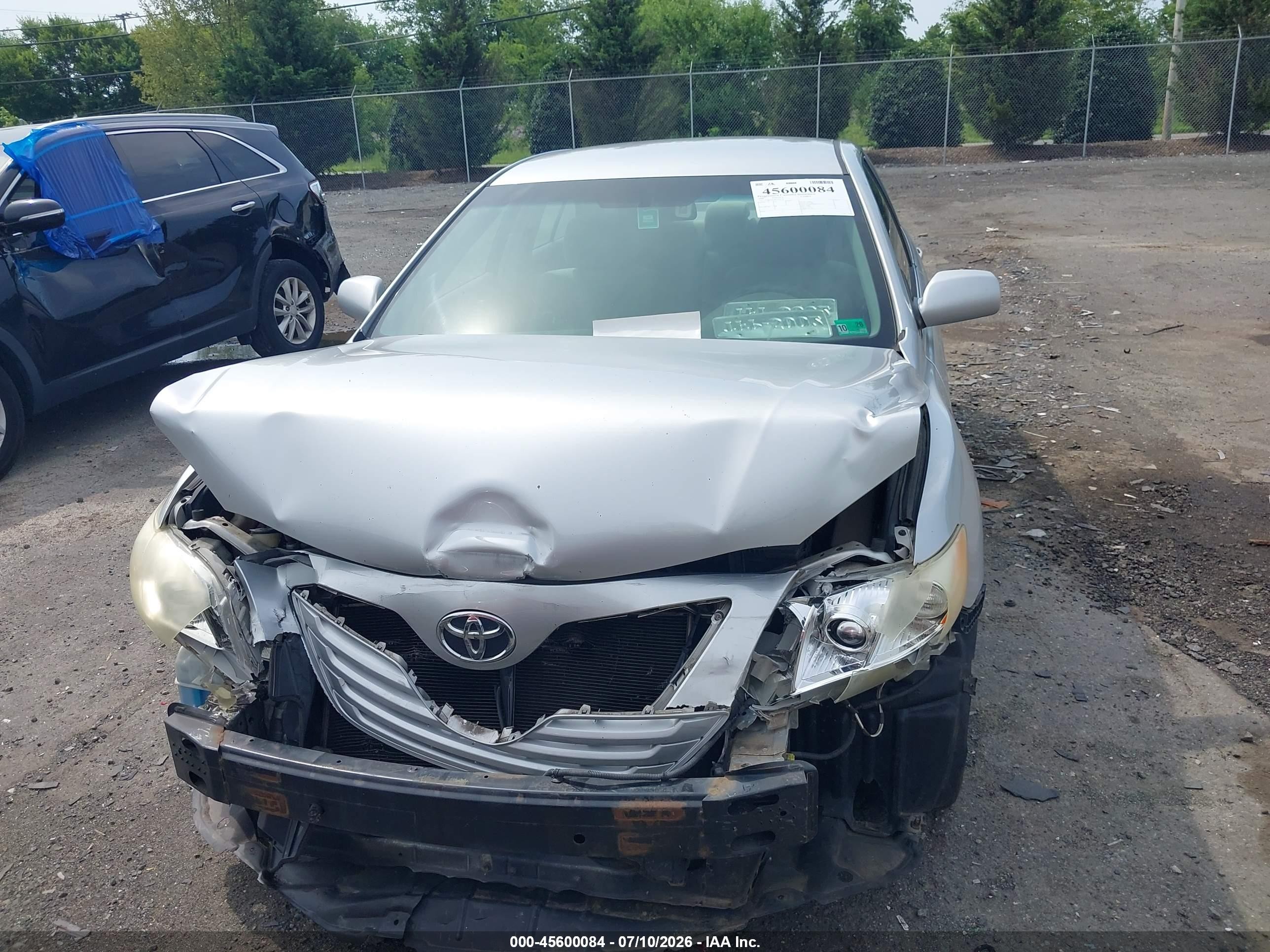 2009 Toyota Camry Le Silver vin: 4T1BE46K89U350178