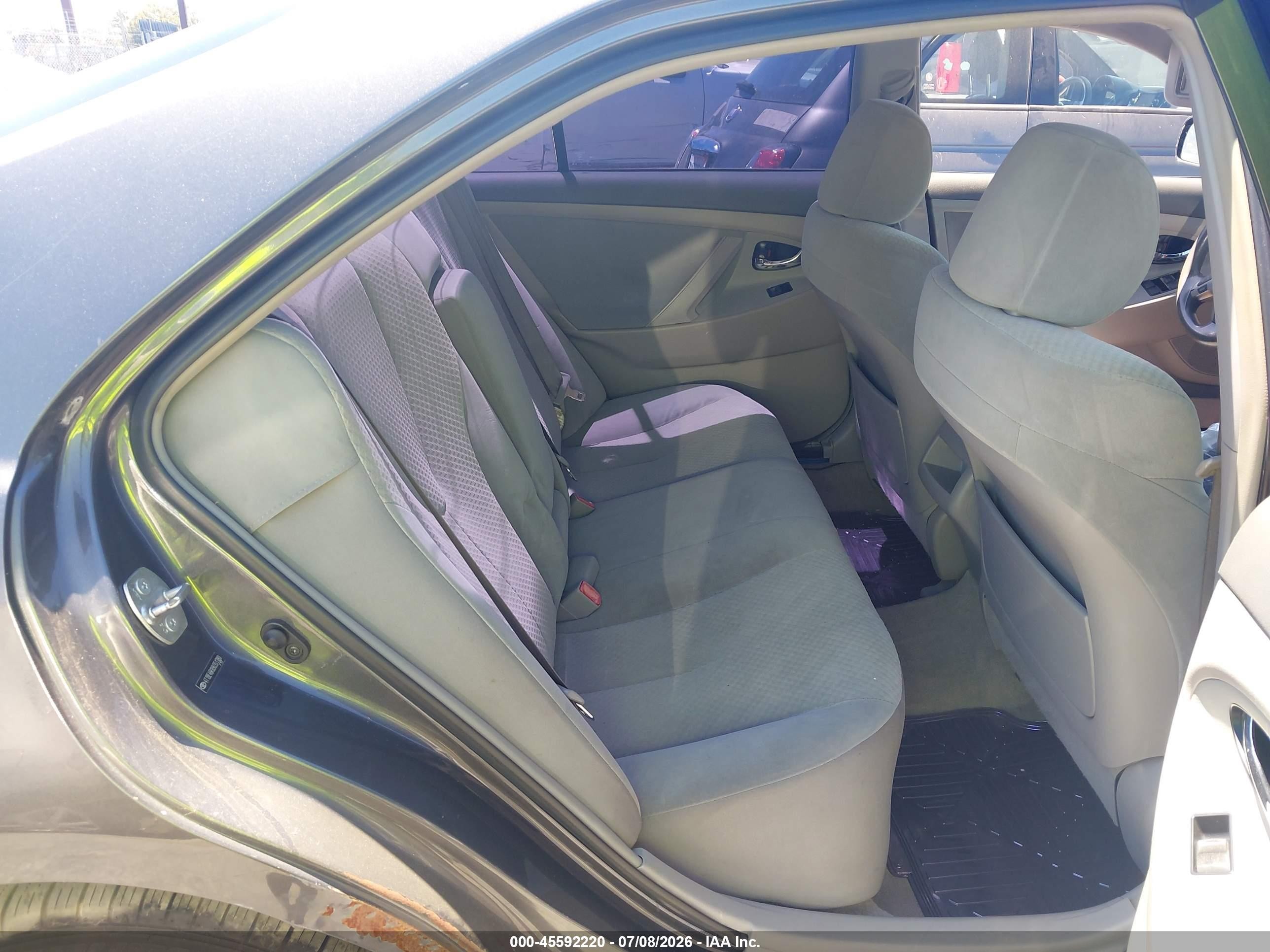 2009 Toyota Camry Le Gray vin: 4T1BE46K89U351380