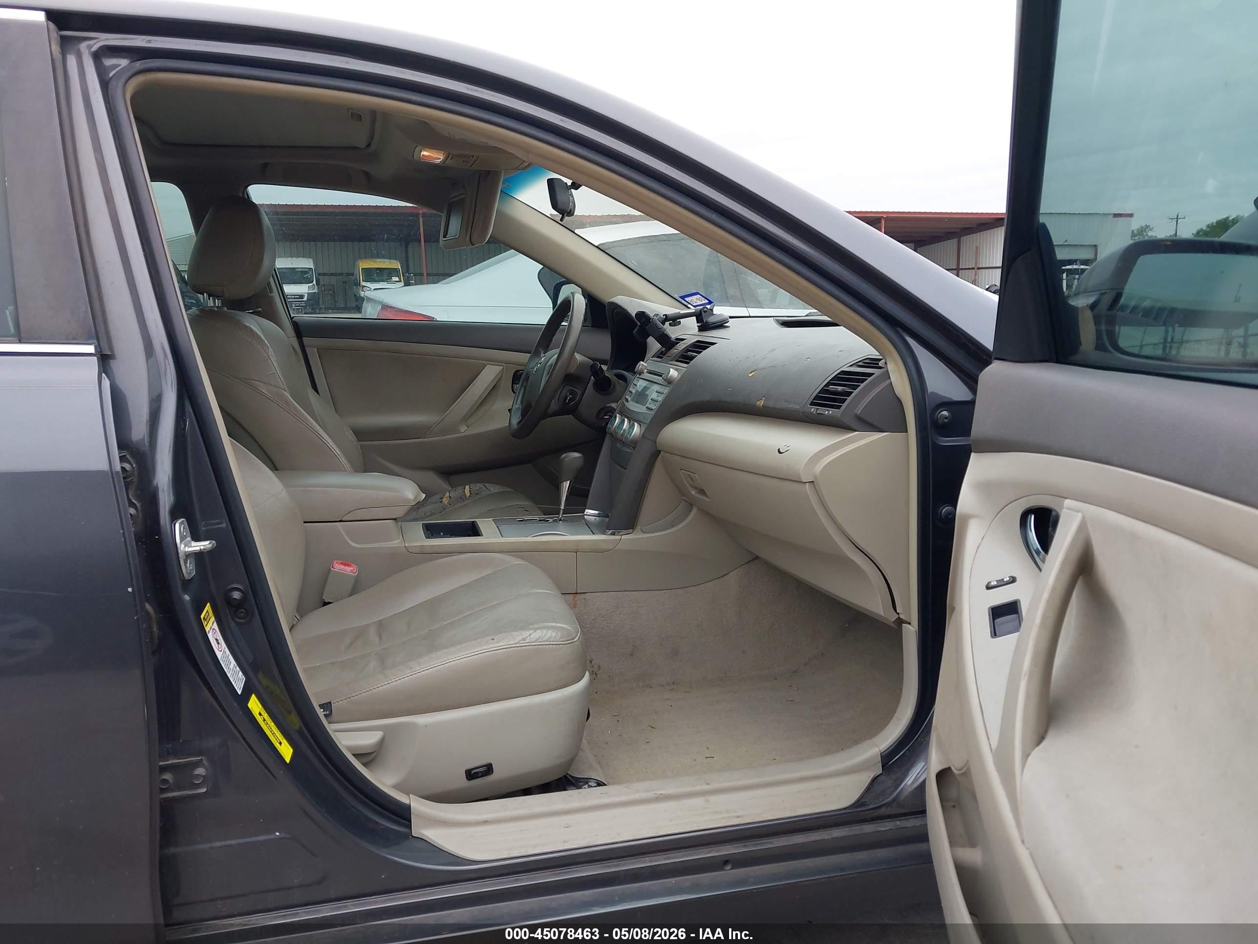 2009 Toyota Camry Le Gray vin: 4T1BE46K89U369345