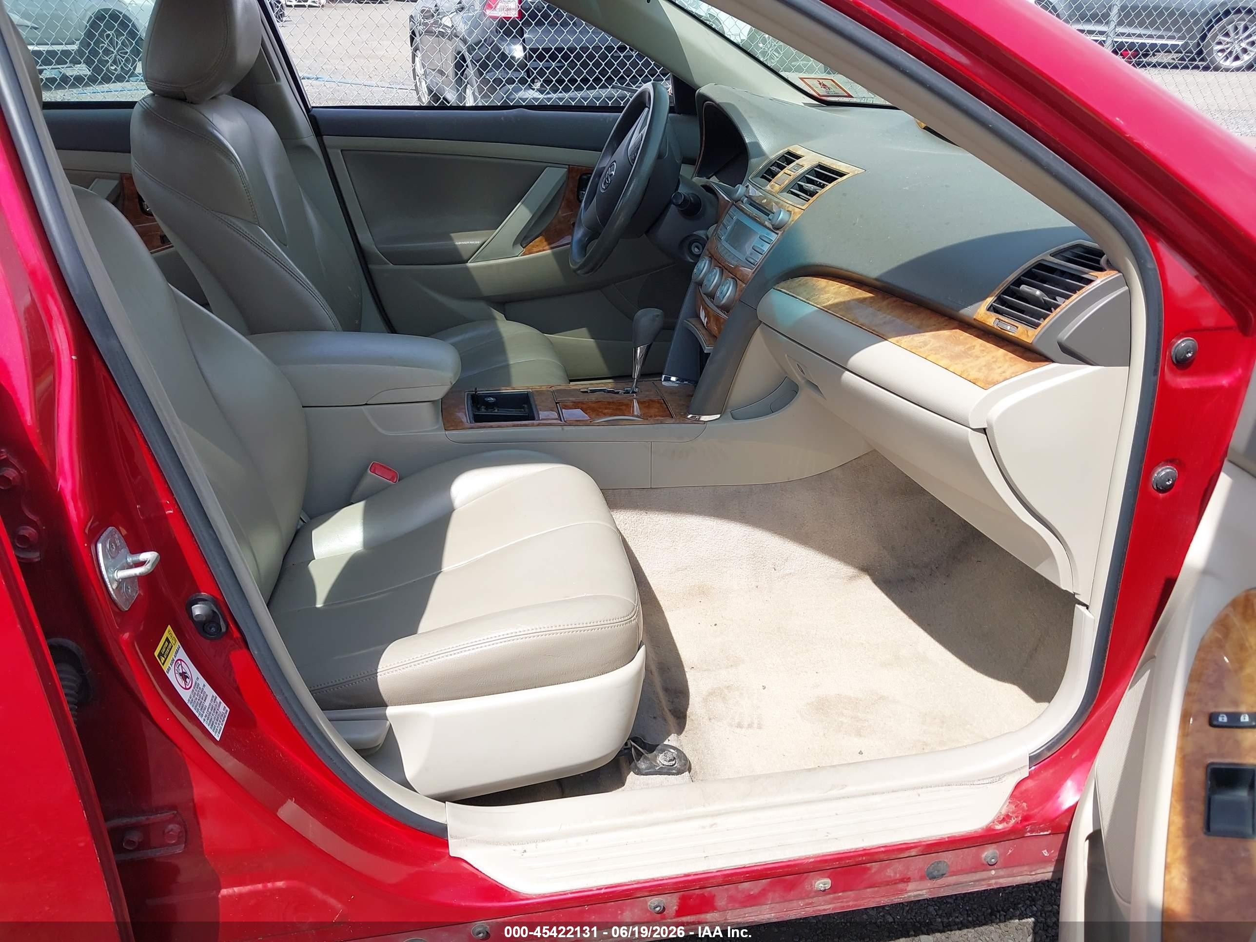2009 Toyota Camry Le Red vin: 4T1BE46K89U384993