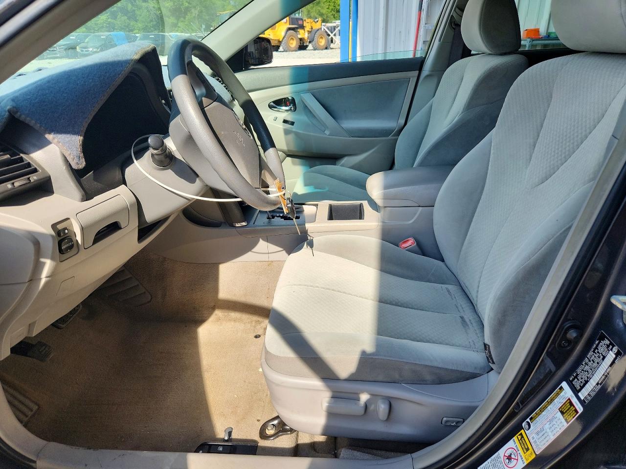2009 Toyota Camry Le Gray vin: 4T1BE46K89U404692