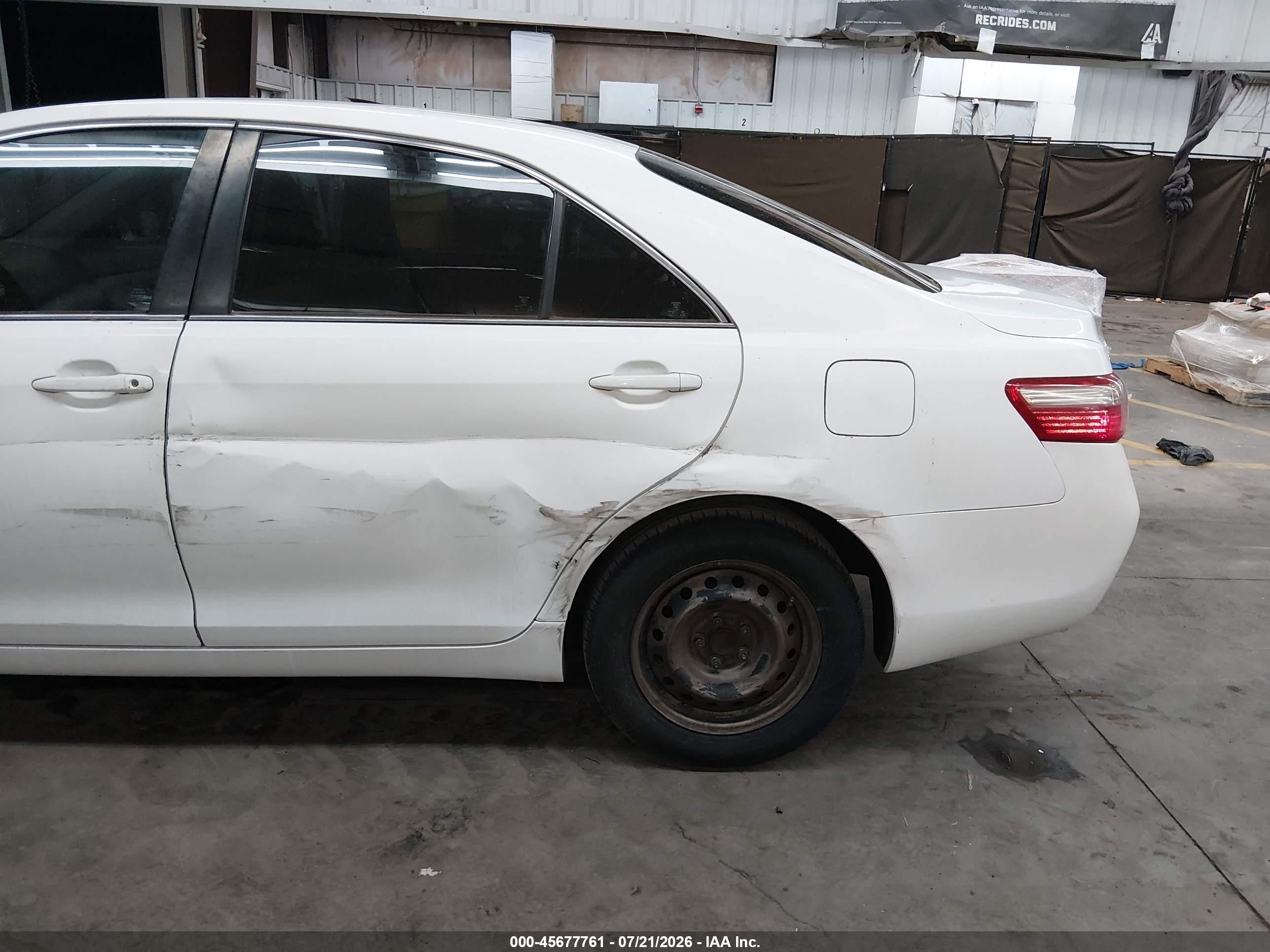 2009 Toyota Camry Le White vin: 4T1BE46K89U824856