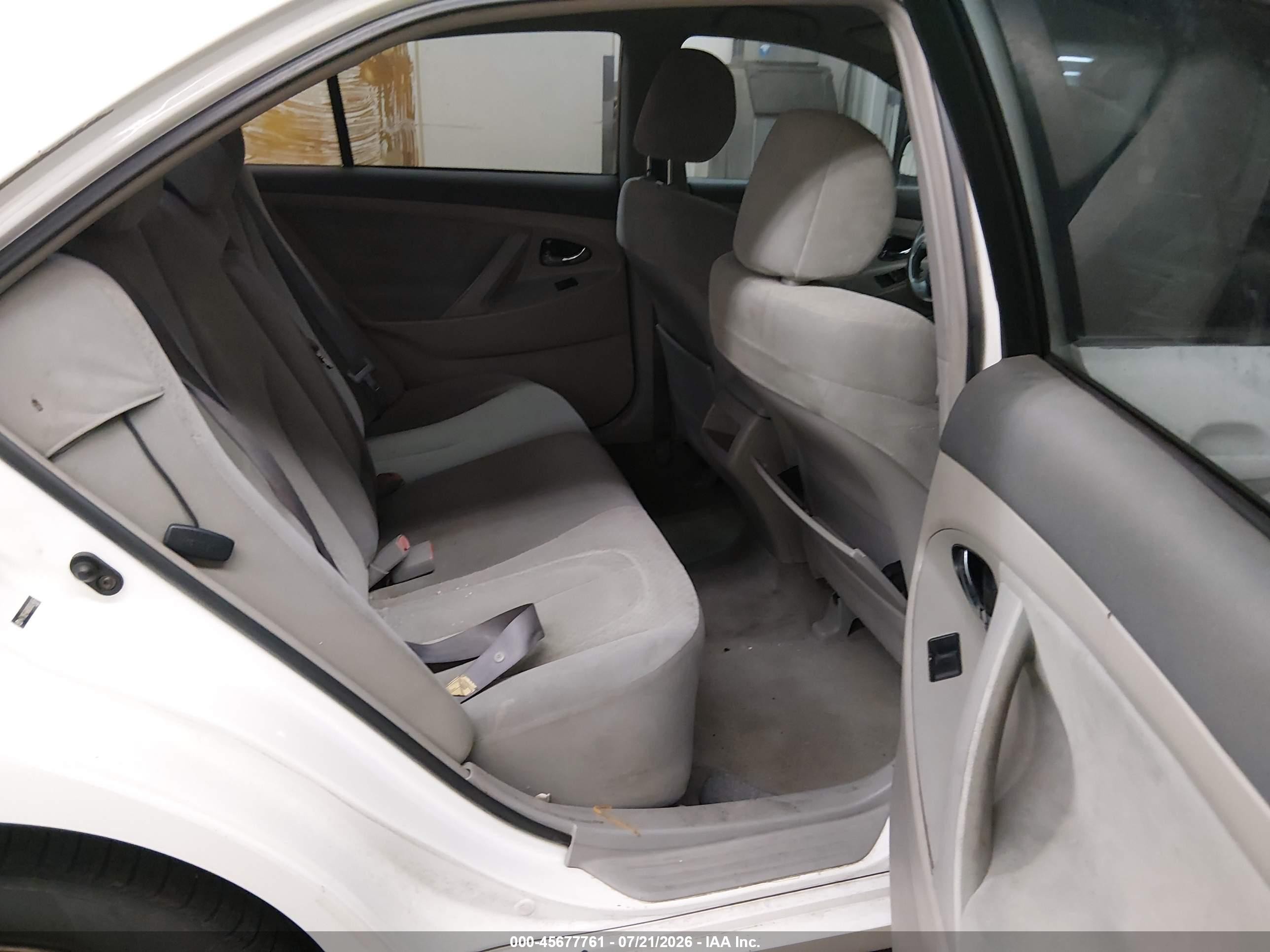 2009 Toyota Camry Le White vin: 4T1BE46K89U824856