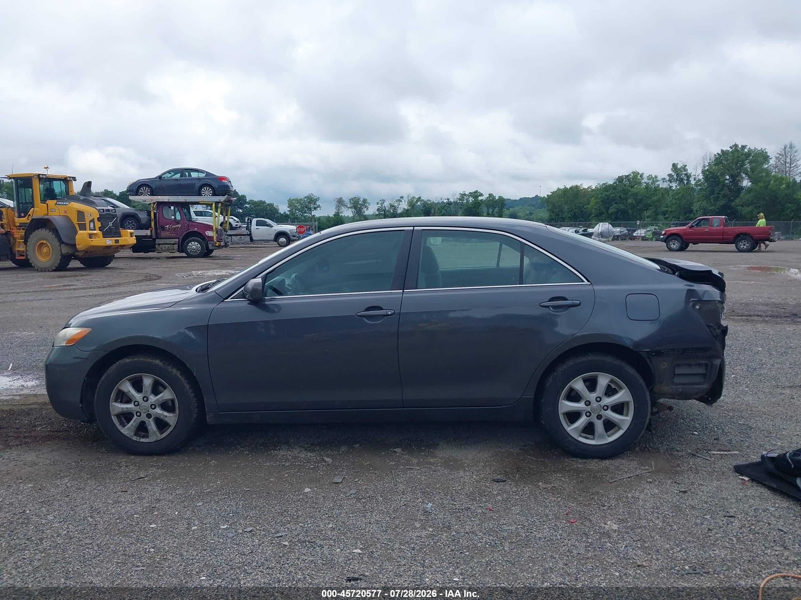 2009 Toyota Camry Le Gray vin: 4T1BE46K89U849692