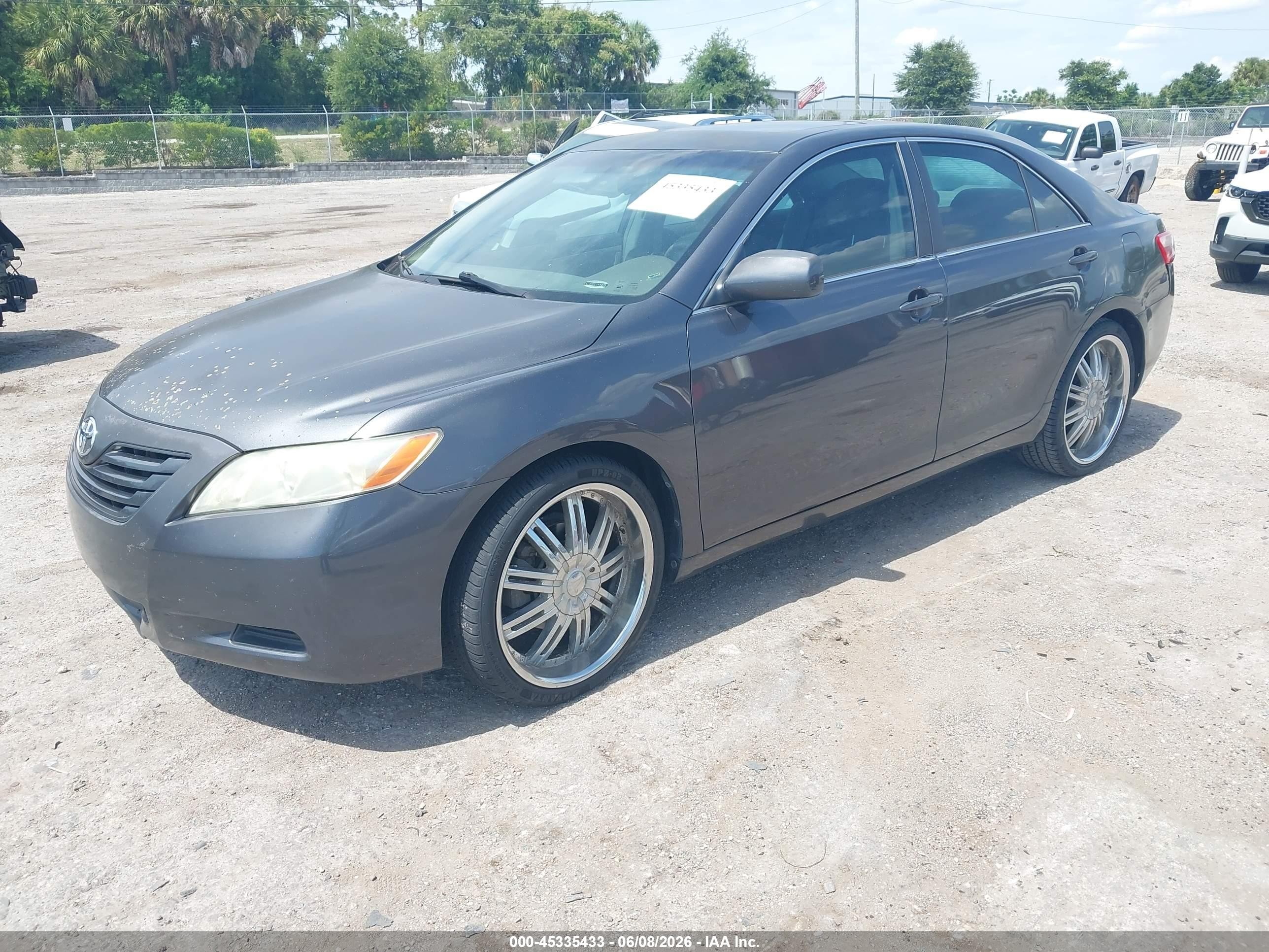 2009 Toyota Camry Le Gray vin: 4T1BE46K89U852317