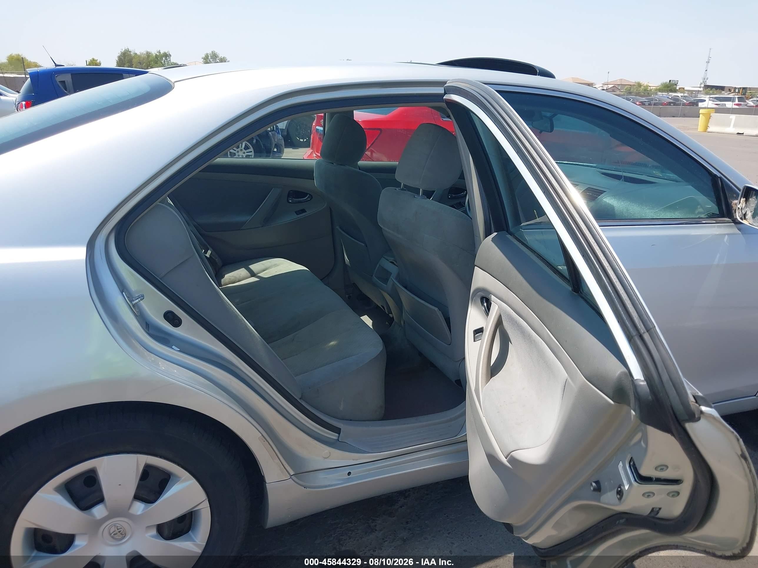 2007 Toyota Camry Le Silver vin: 4T1BE46K97U051912