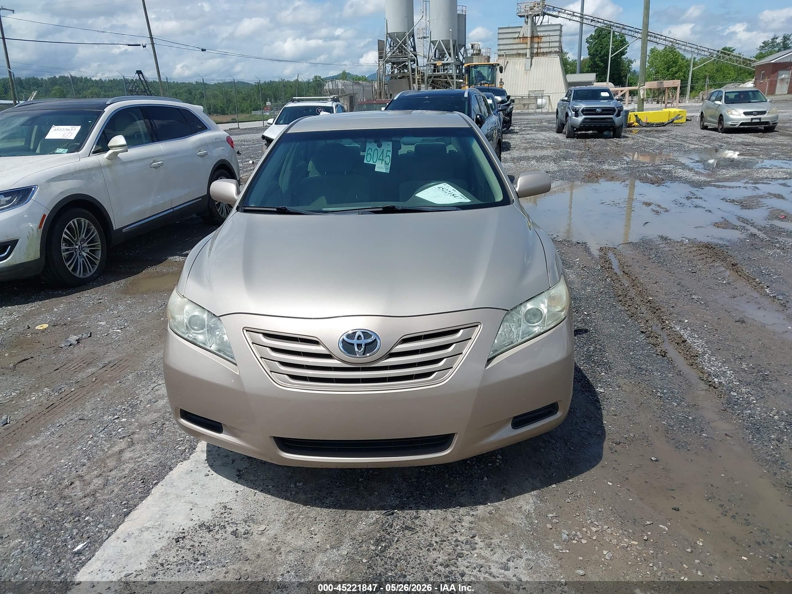 2007 Toyota Camry Le Gold vin: 4T1BE46K97U067897