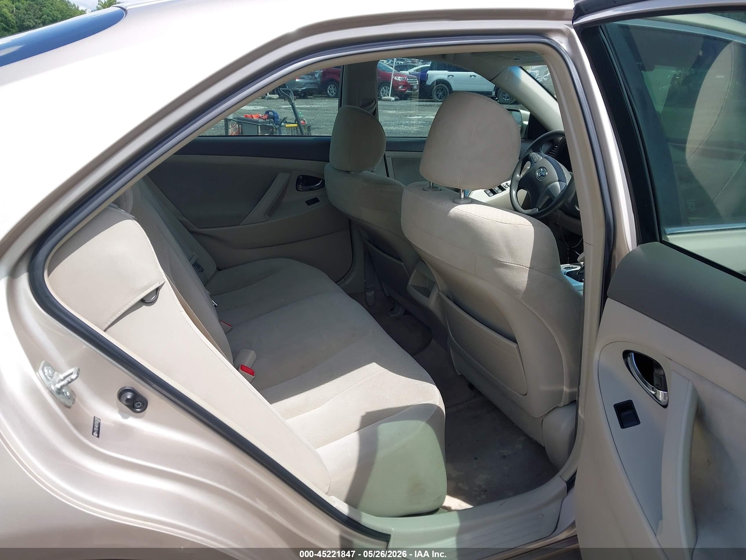 2007 Toyota Camry Le Gold vin: 4T1BE46K97U067897