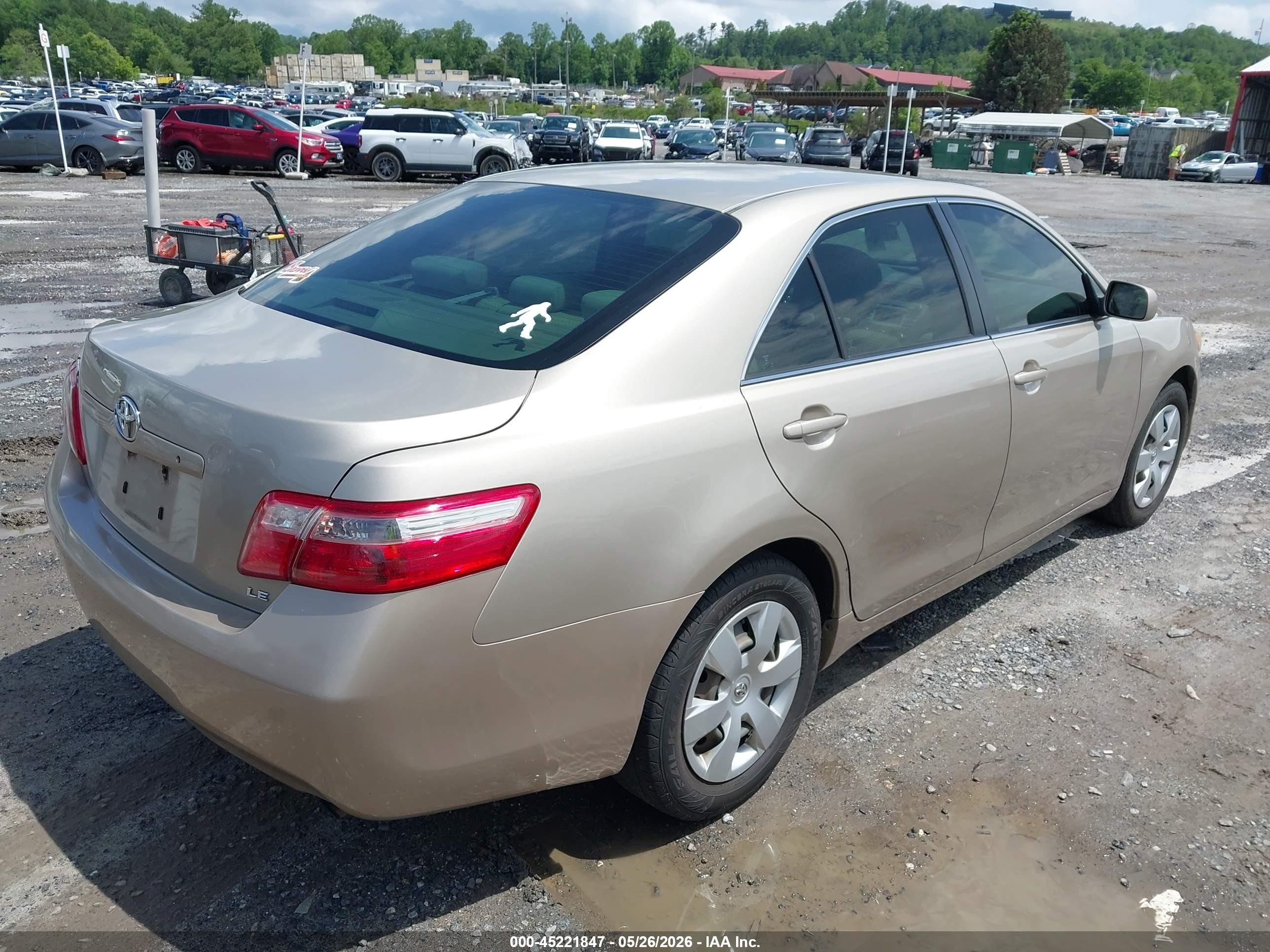 2007 Toyota Camry Le Gold vin: 4T1BE46K97U067897