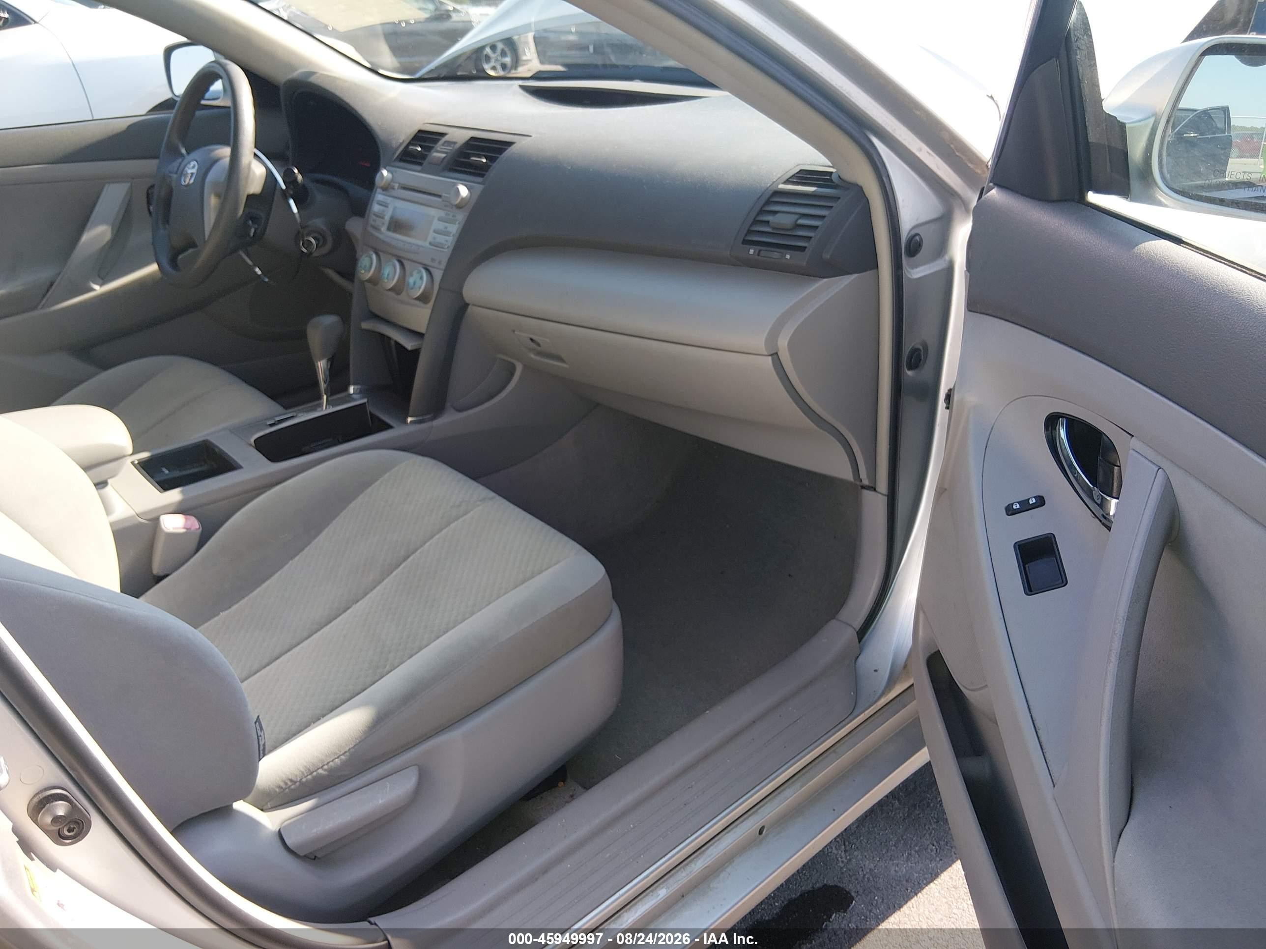 2007 Toyota Camry Le Серебряный vin: 4T1BE46K97U069682