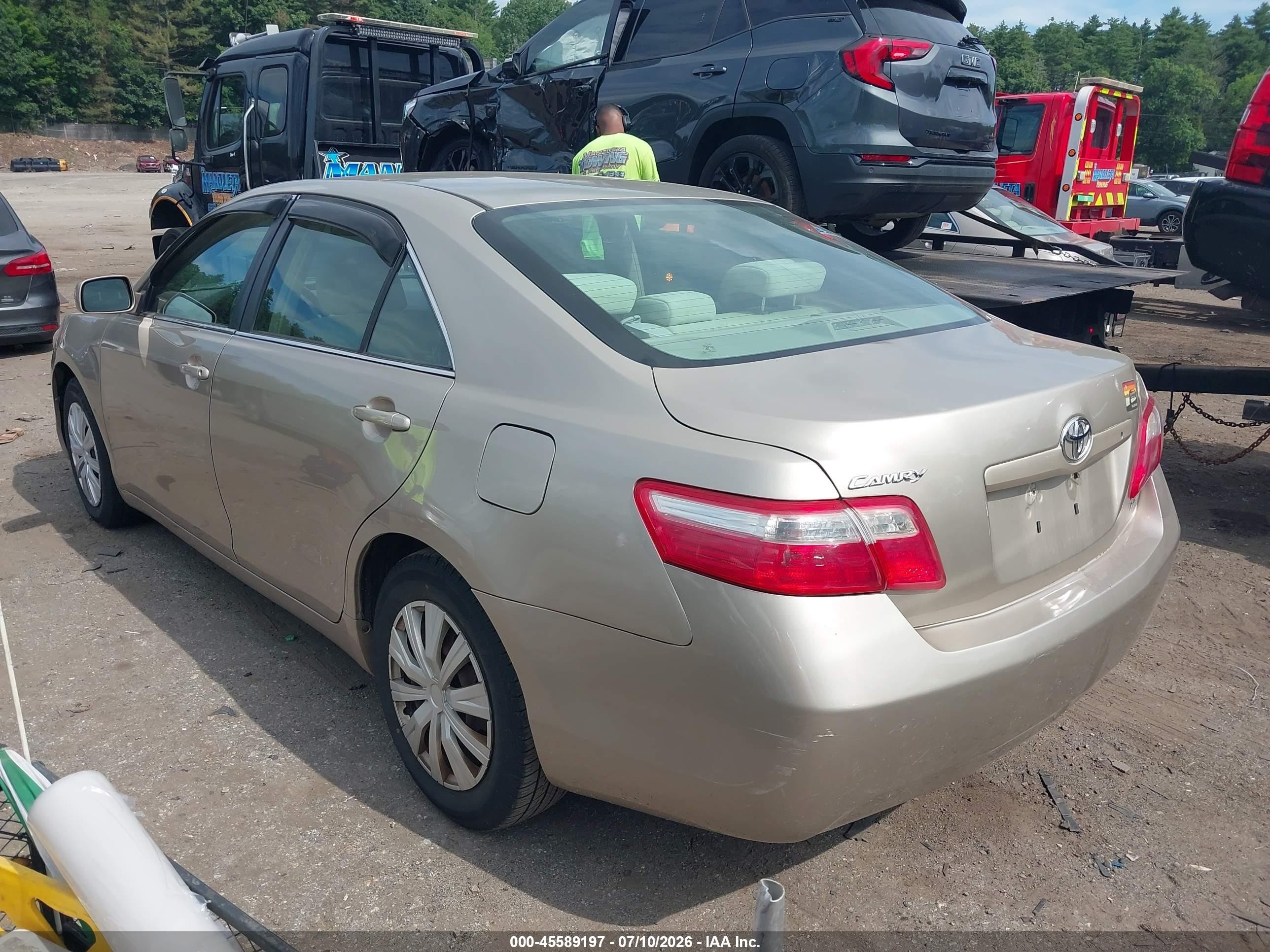 2007 Toyota Camry Le Gold vin: 4T1BE46K97U122767
