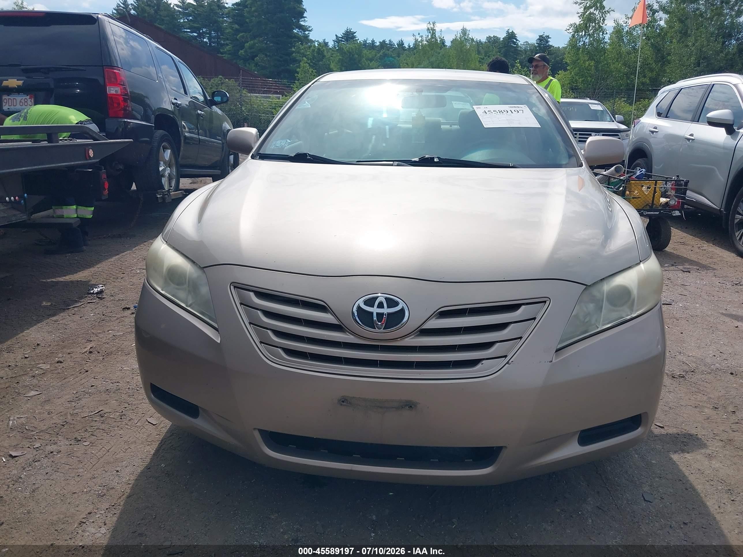 2007 Toyota Camry Le Gold vin: 4T1BE46K97U122767