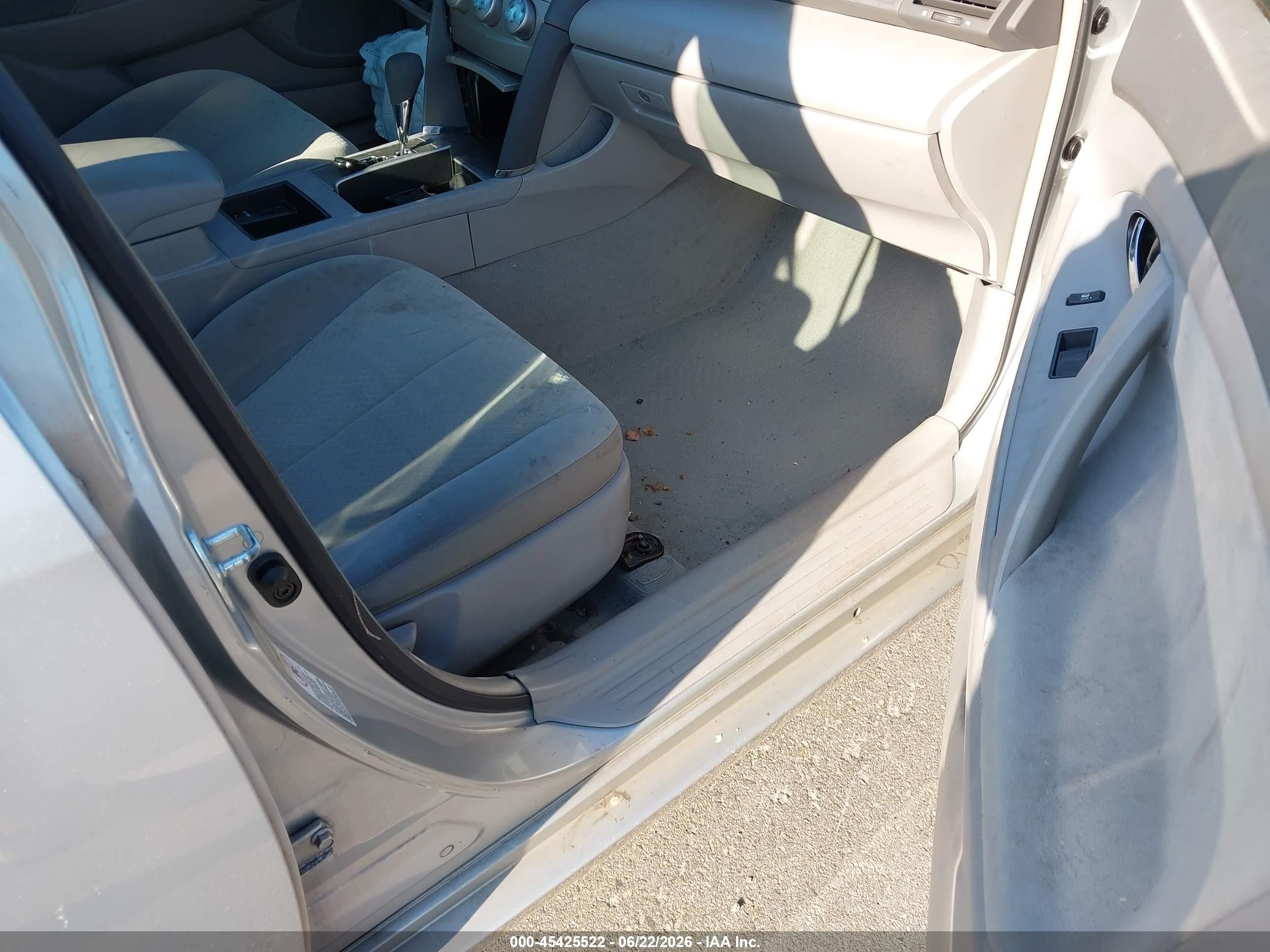 2007 Toyota Camry Le Silver vin: 4T1BE46K97U514454