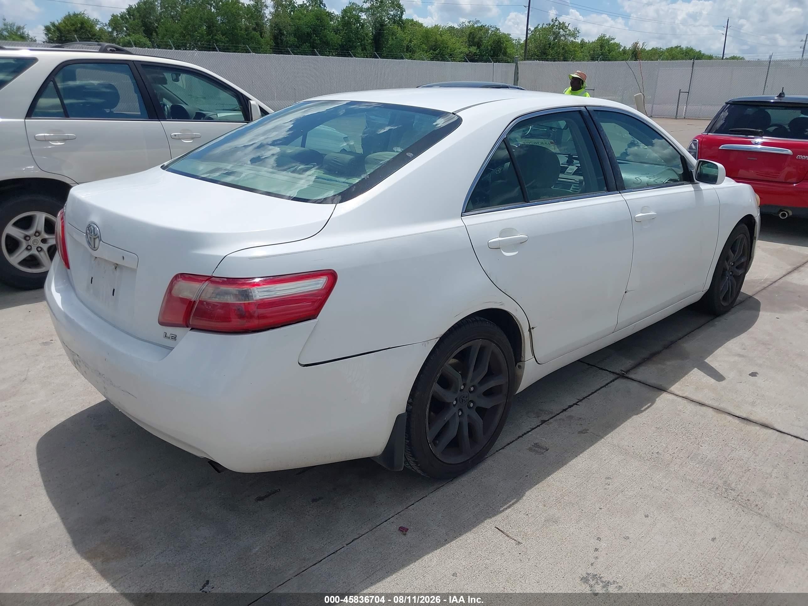 2007 Toyota Camry Le White vin: 4T1BE46K97U548183