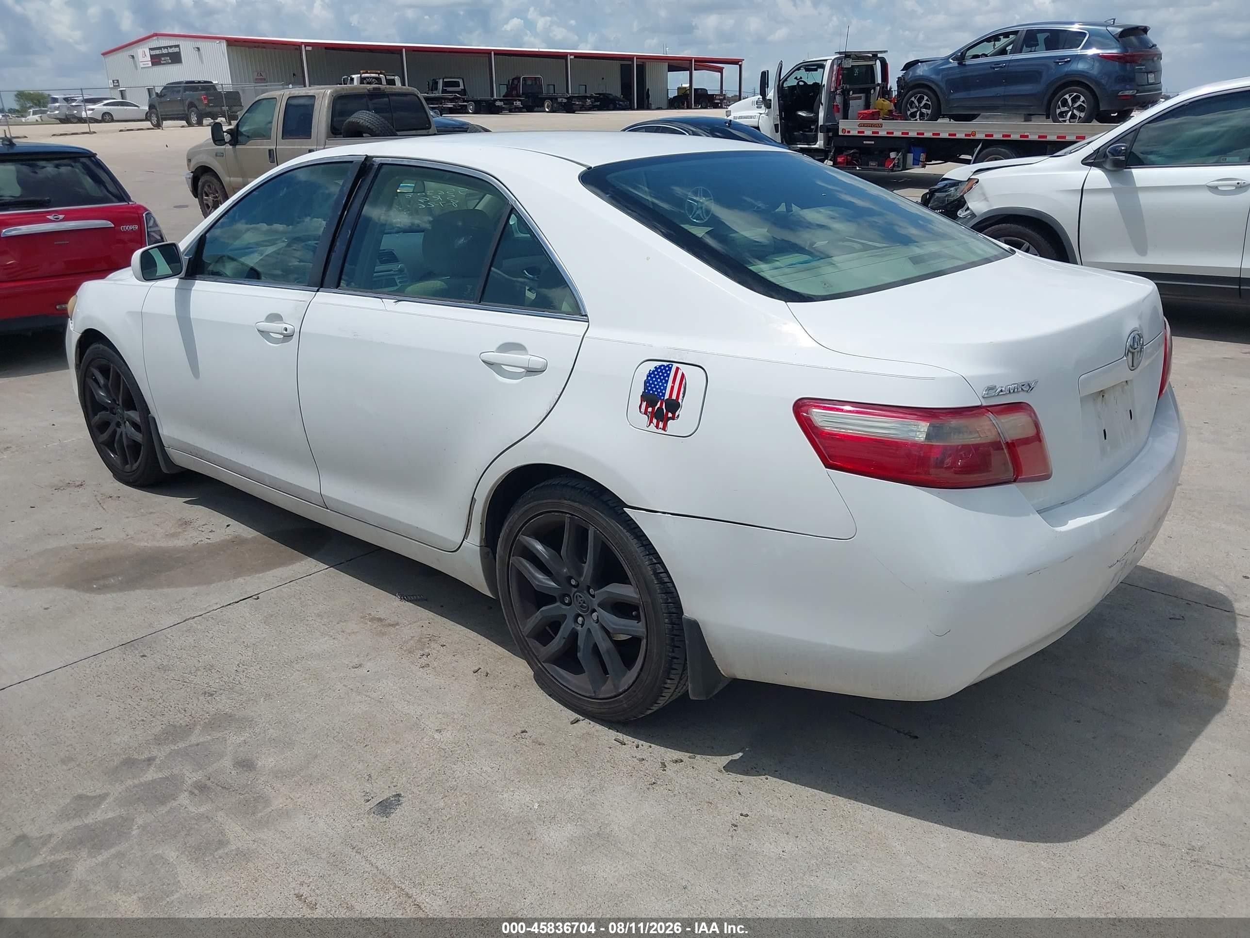 2007 Toyota Camry Le White vin: 4T1BE46K97U548183