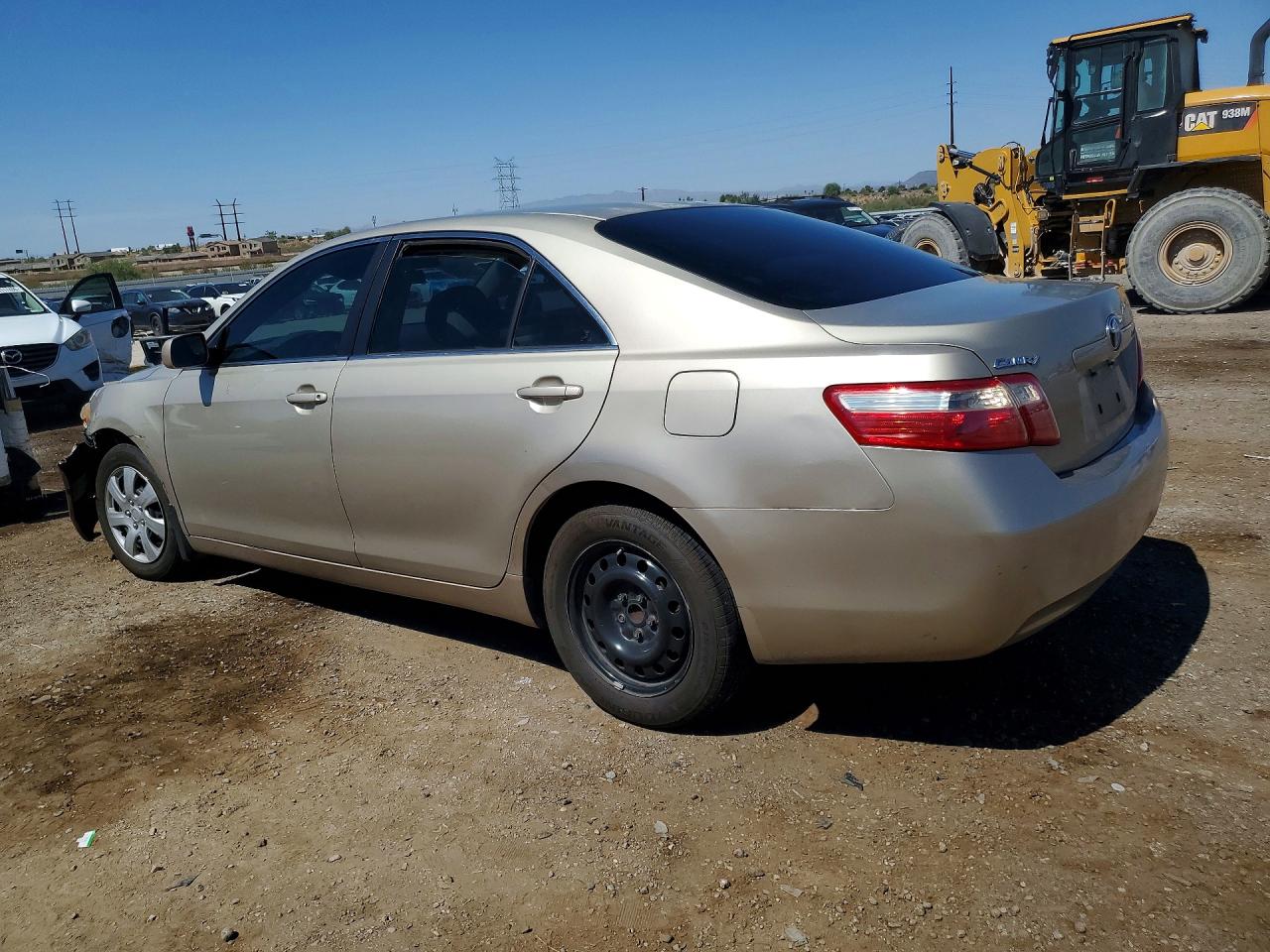 2007 Toyota Camry Le Gold vin: 4T1BE46K97U610309