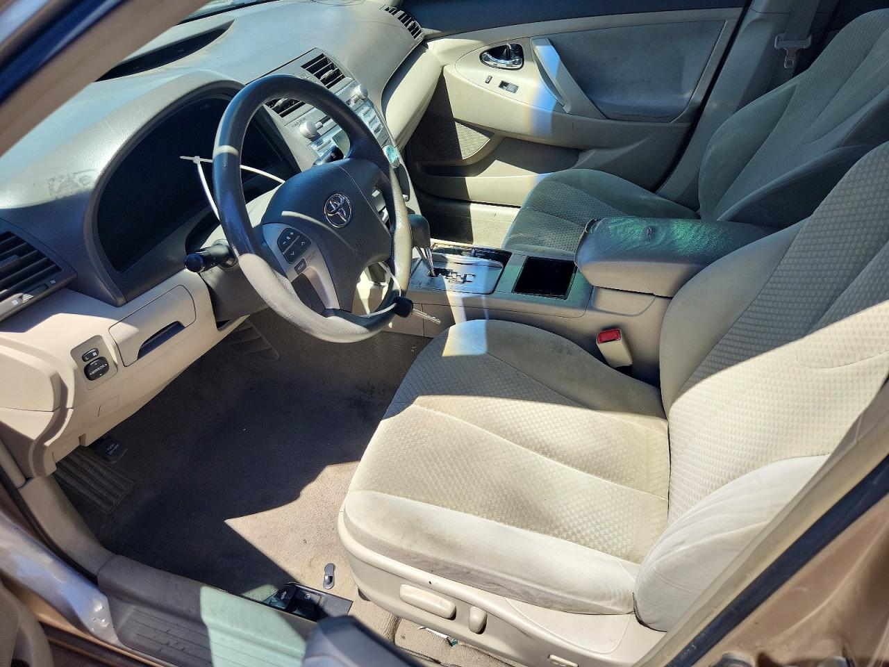 2007 Toyota Camry Le Gold vin: 4T1BE46K97U610309