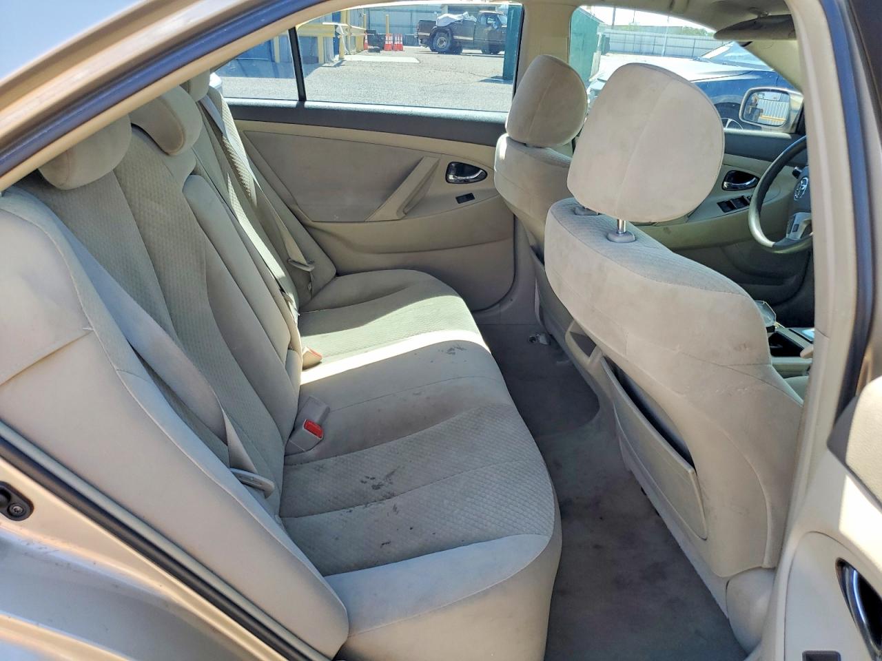 2007 Toyota Camry Le Gold vin: 4T1BE46K97U610309