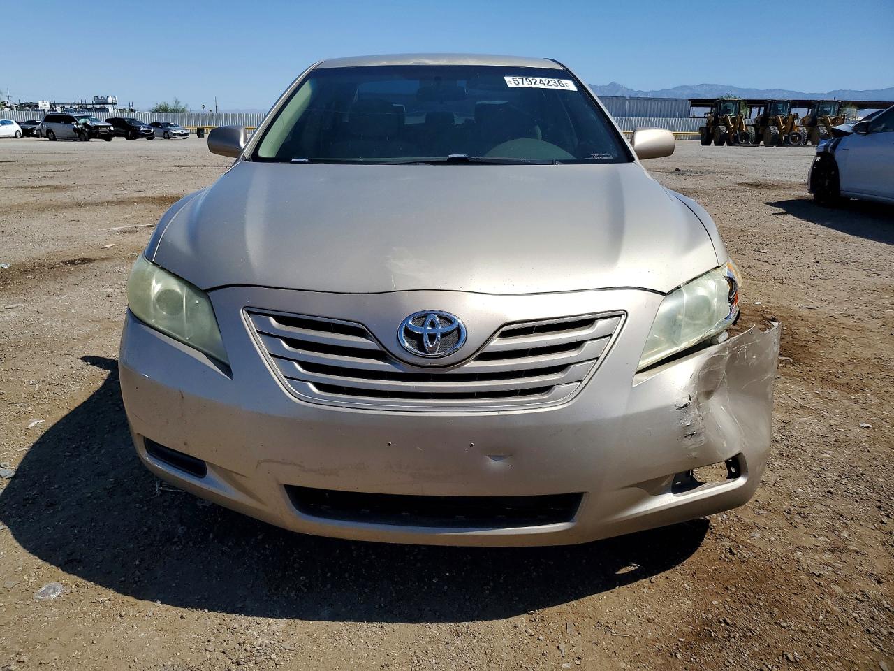 2007 Toyota Camry Le Gold vin: 4T1BE46K97U610309