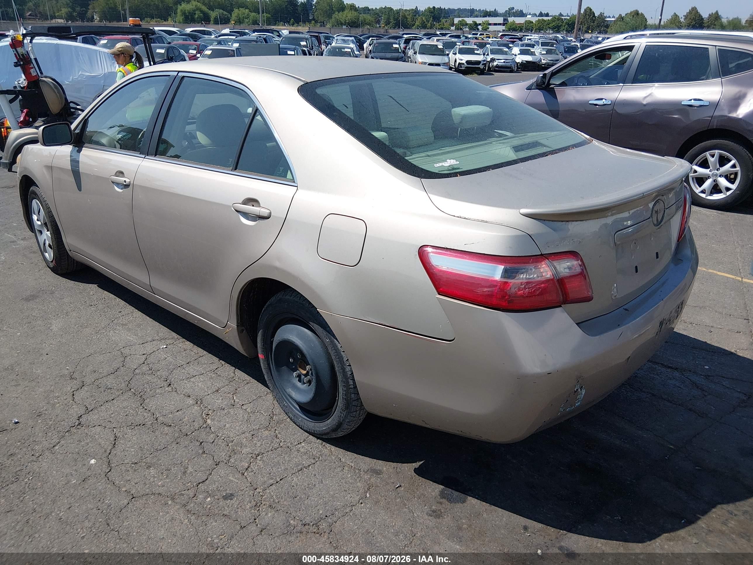 2007 Toyota Camry Le Gold vin: 4T1BE46K97U621908