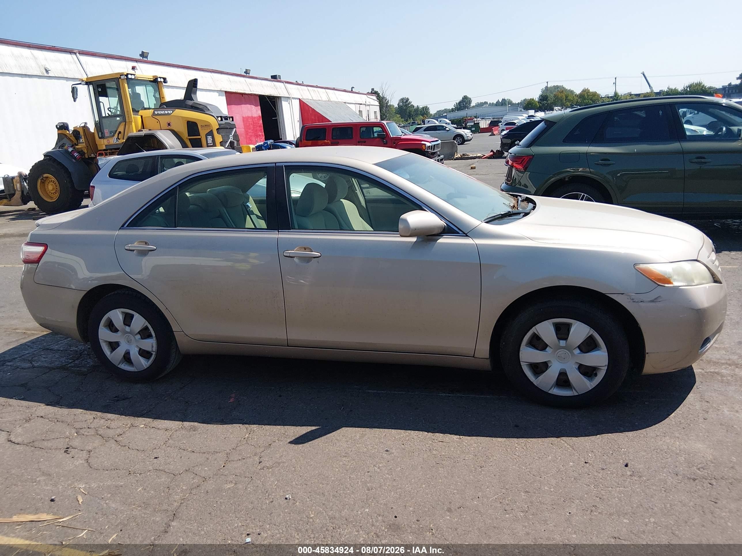 2007 Toyota Camry Le Gold vin: 4T1BE46K97U621908