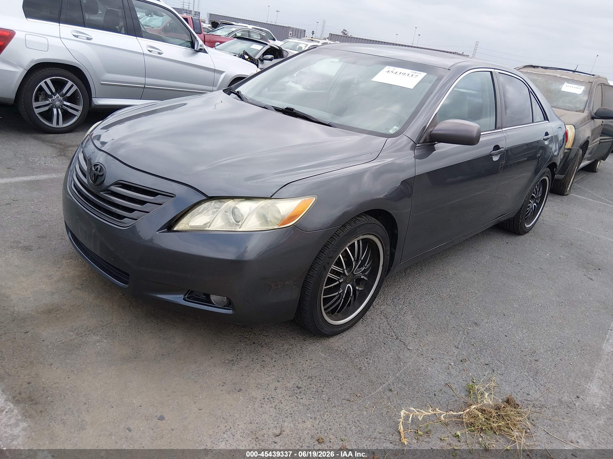 2007 Toyota Camry Le Gray vin: 4T1BE46K97U657159