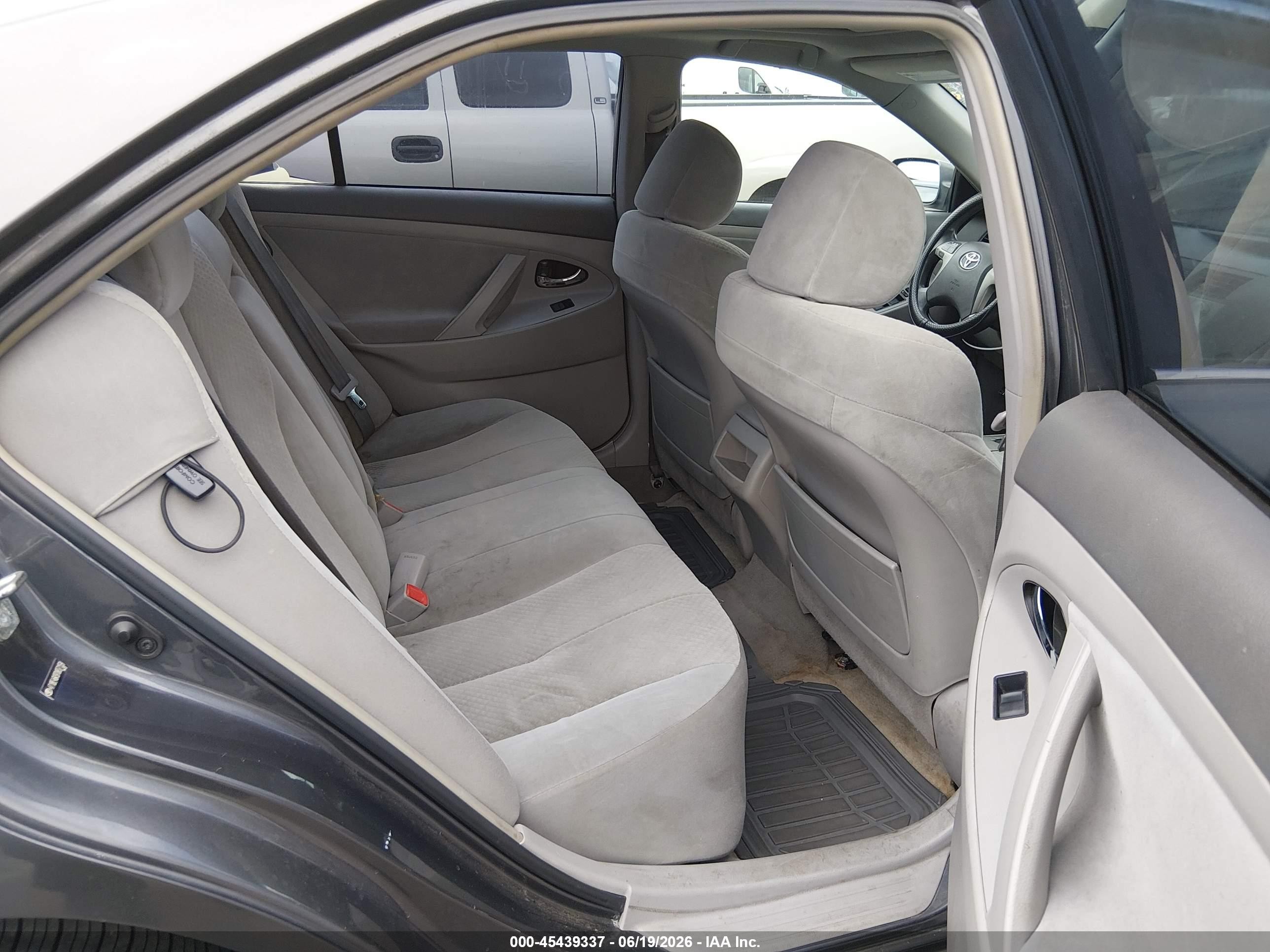2007 Toyota Camry Le Gray vin: 4T1BE46K97U657159